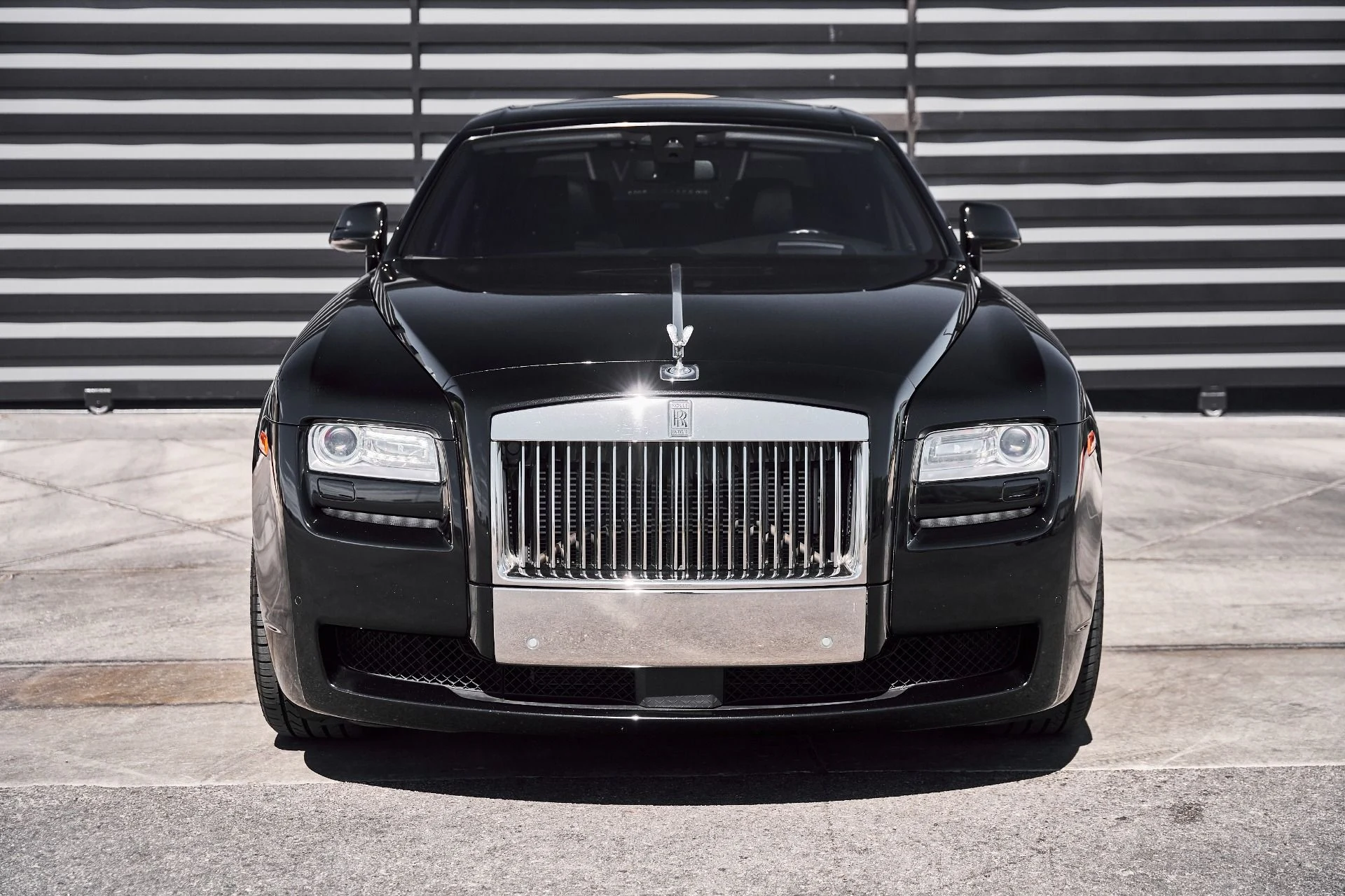 mph014_1526207123_Used_2014_Rolls_Royce_Ghost_Base_1781025936_c76f8e19c8