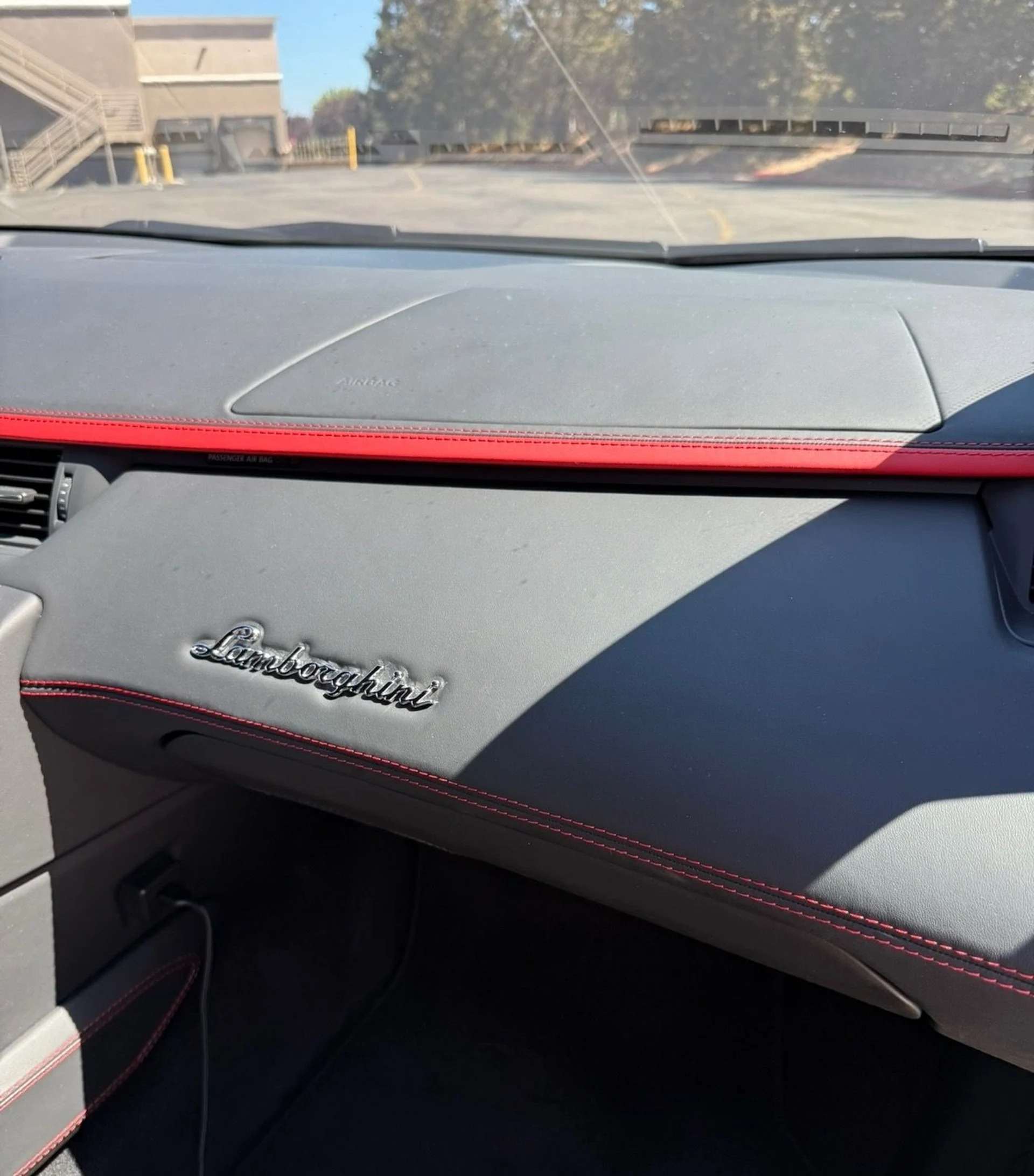 mph014_1532004327_Used_2018_Lamborghini_Aventador_LP_740_4_S_1785861182_dfa7d0e76a