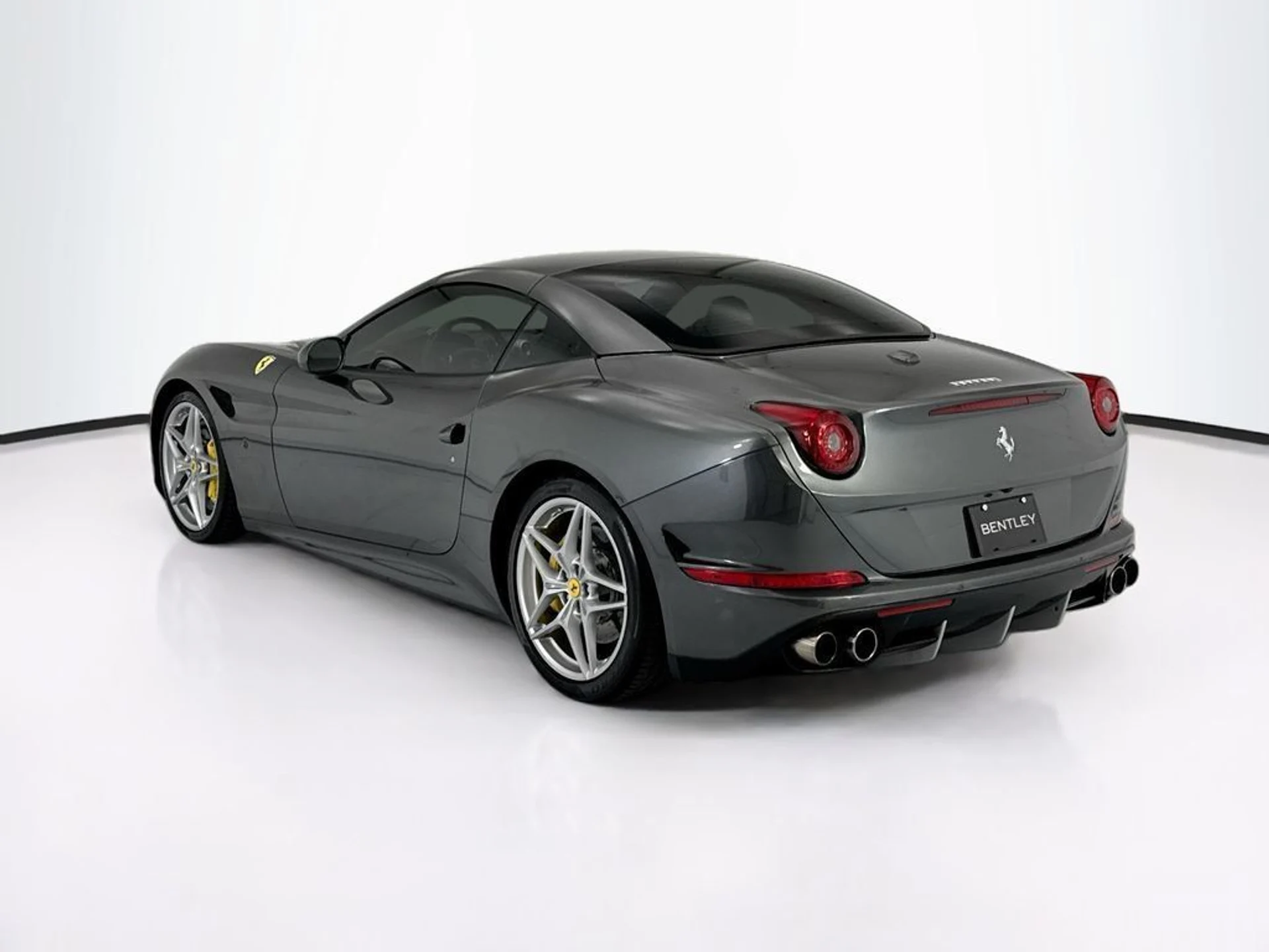 mph014_1532443291_used_2015_ferrari_california_t2drconvertible_8119_23024699_15_1024_3571fcdf37