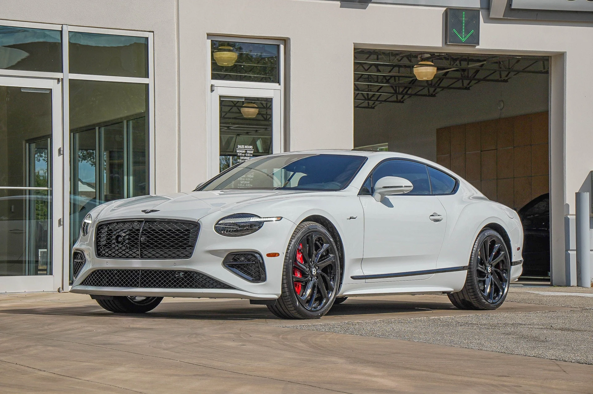 mph014_1532925563_Hi_Tech_Luxury_Imports_LLC_SCBCR_2_ZG_8_TC_024812_image_14_63ff78d6b0