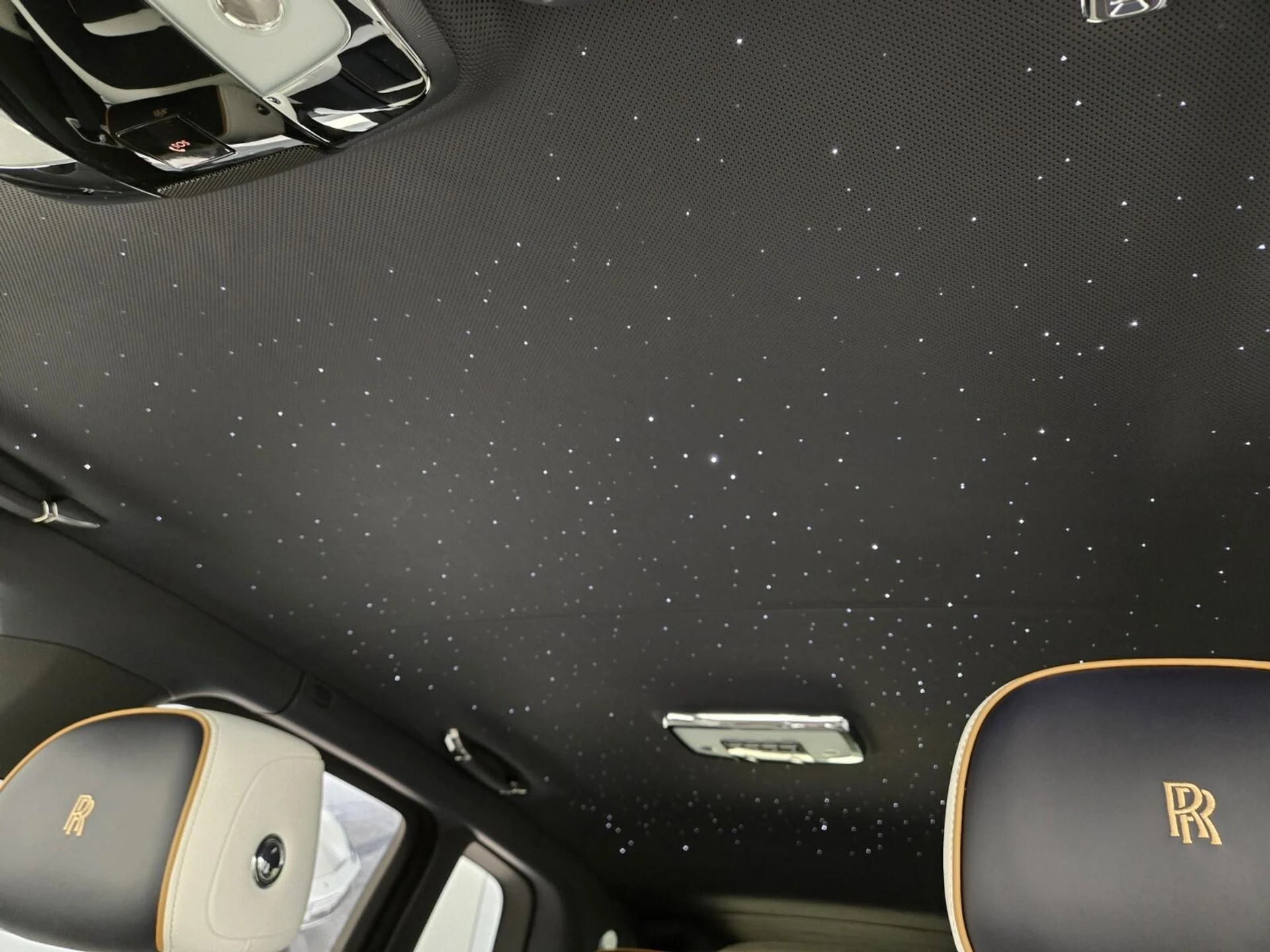 mph014_1539482574_New_2026_Rolls_Royce_Cullinan_1776403040_23795499f2