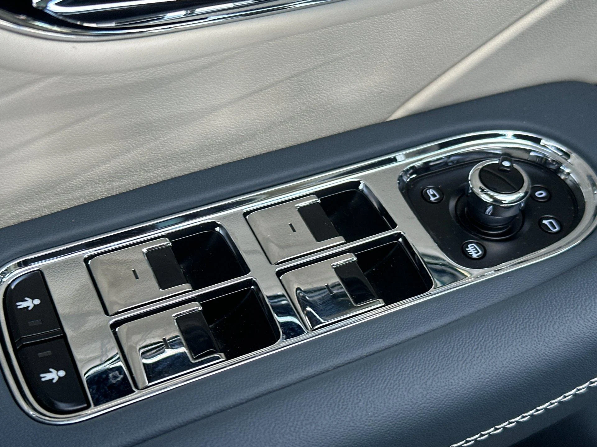 mph014_1547512327_New_2027_Bentley_Flying_Spur_1792838848_2ecedd24dc