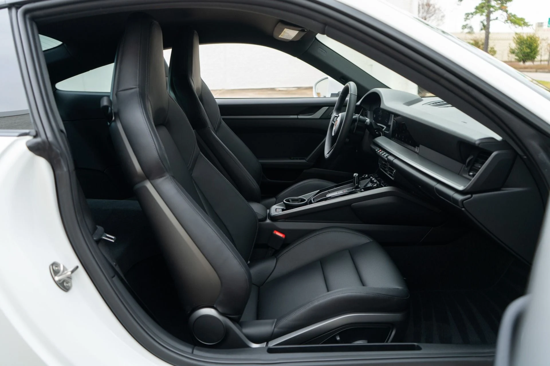 mph014_15512003_Used_2025_Porsche_911_Carrera_1768944020_24eaba1e0b