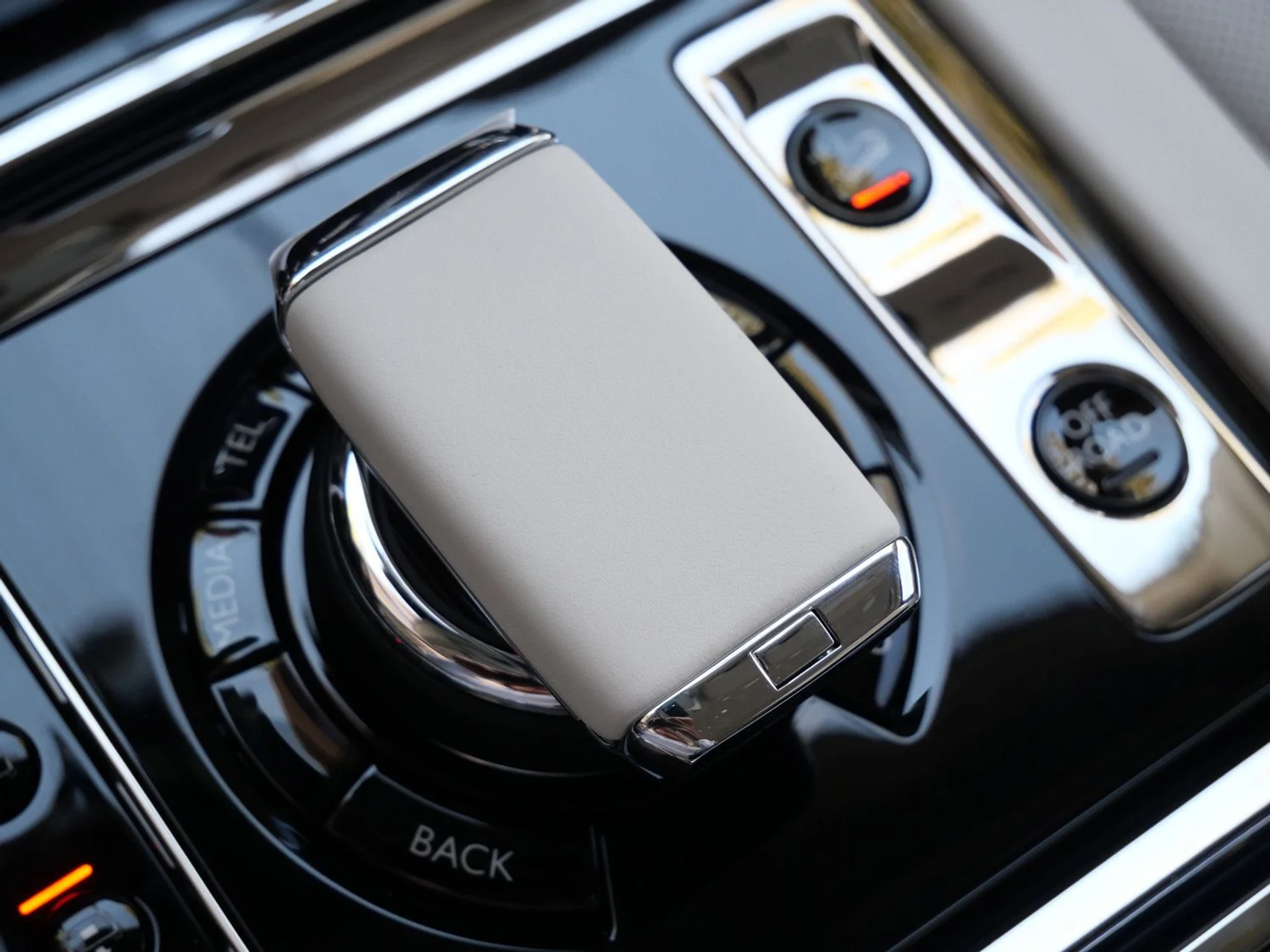 mph014_1554428900_be31702c678d25314470f8a9288e1552x_f3314ddfed