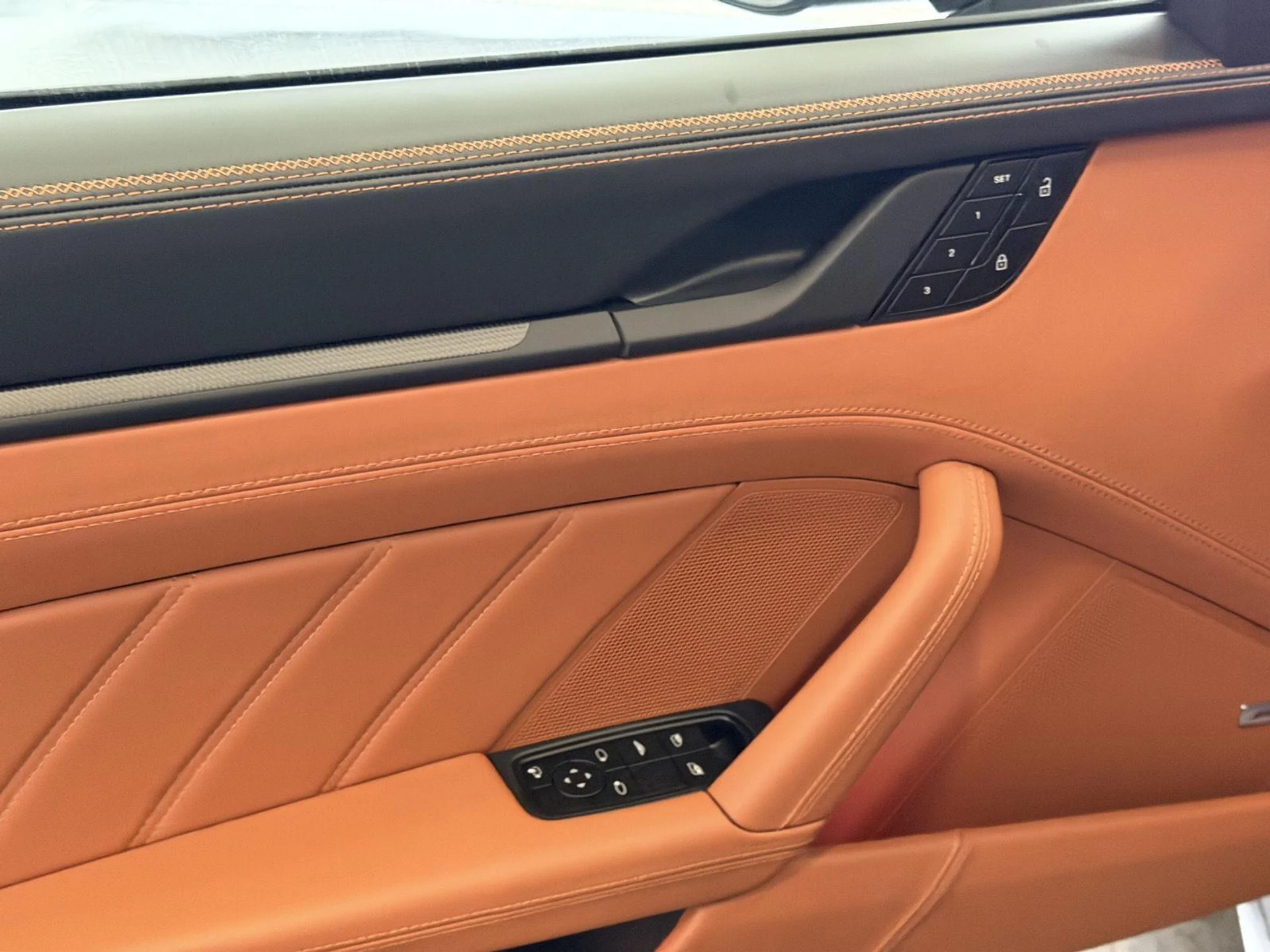 mph014_1554555857_1099032811c7a0bb49025c3f38098237x_69085c44c9