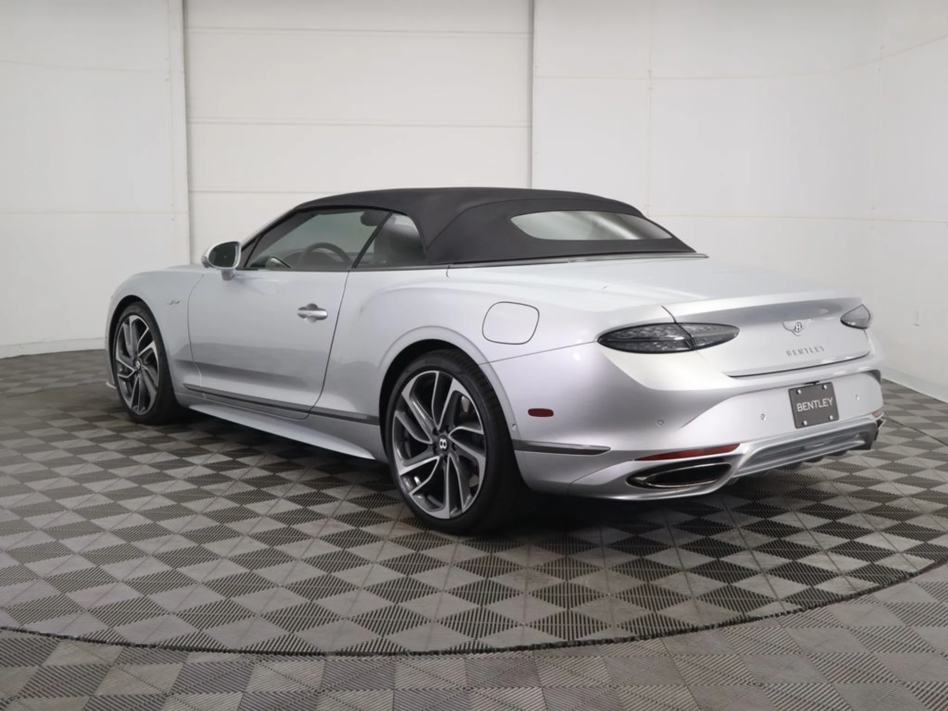 mph014_1557123117_used_2025_bentley_continental_gtspeedconvertible_8119_22974147_15_1024_4d52466bc6