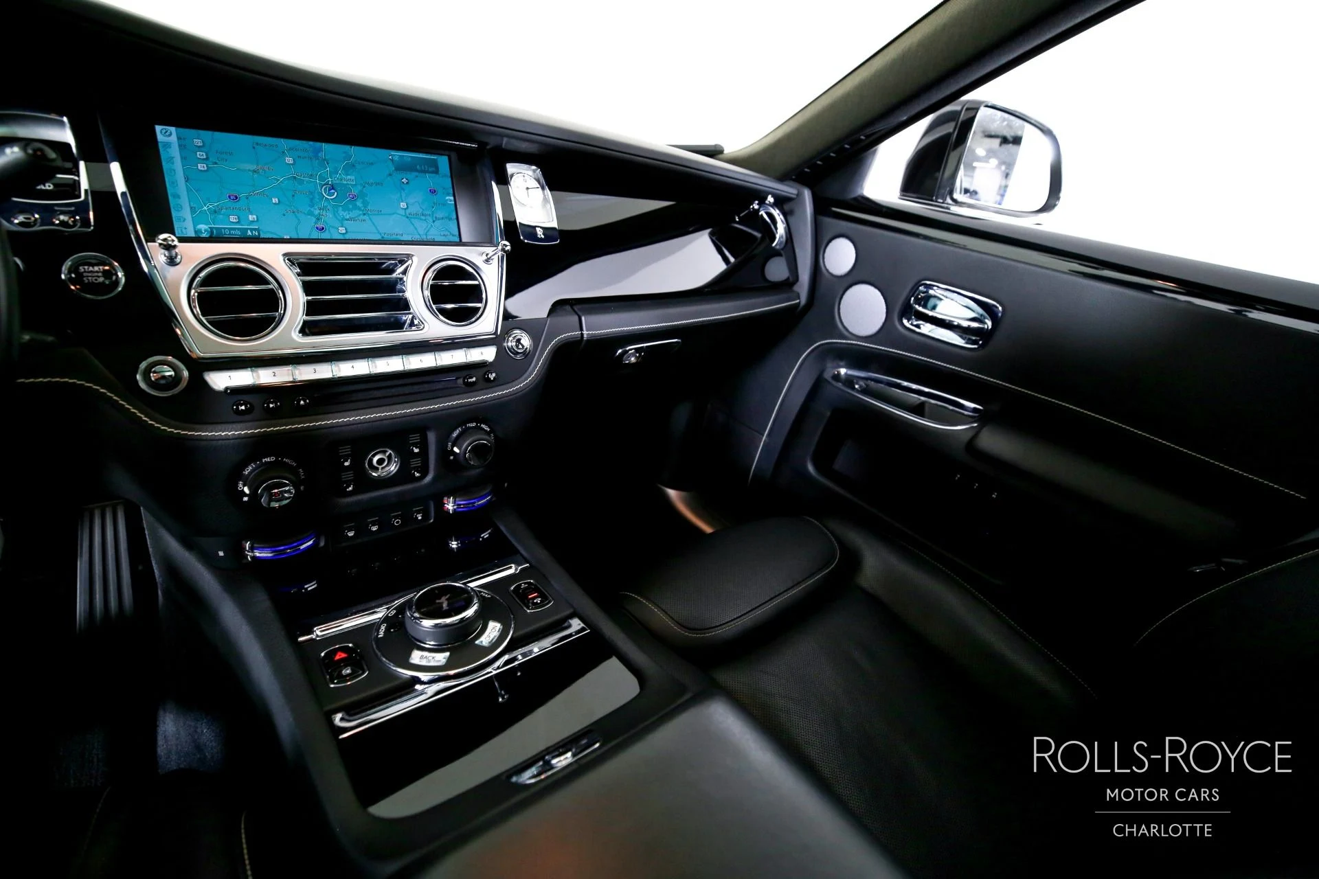 mph014_1562657234_Used_2015_Rolls_Royce_Ghost_1769450770_64db3824b9