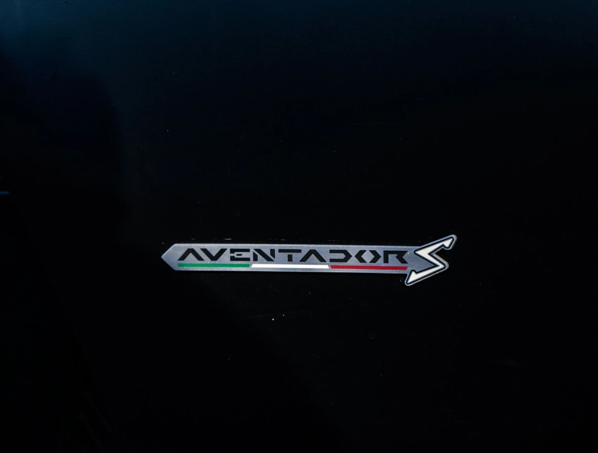 mph014_1563300013_Used_2018_Lamborghini_Aventador_S_1762208346_30638c8c95