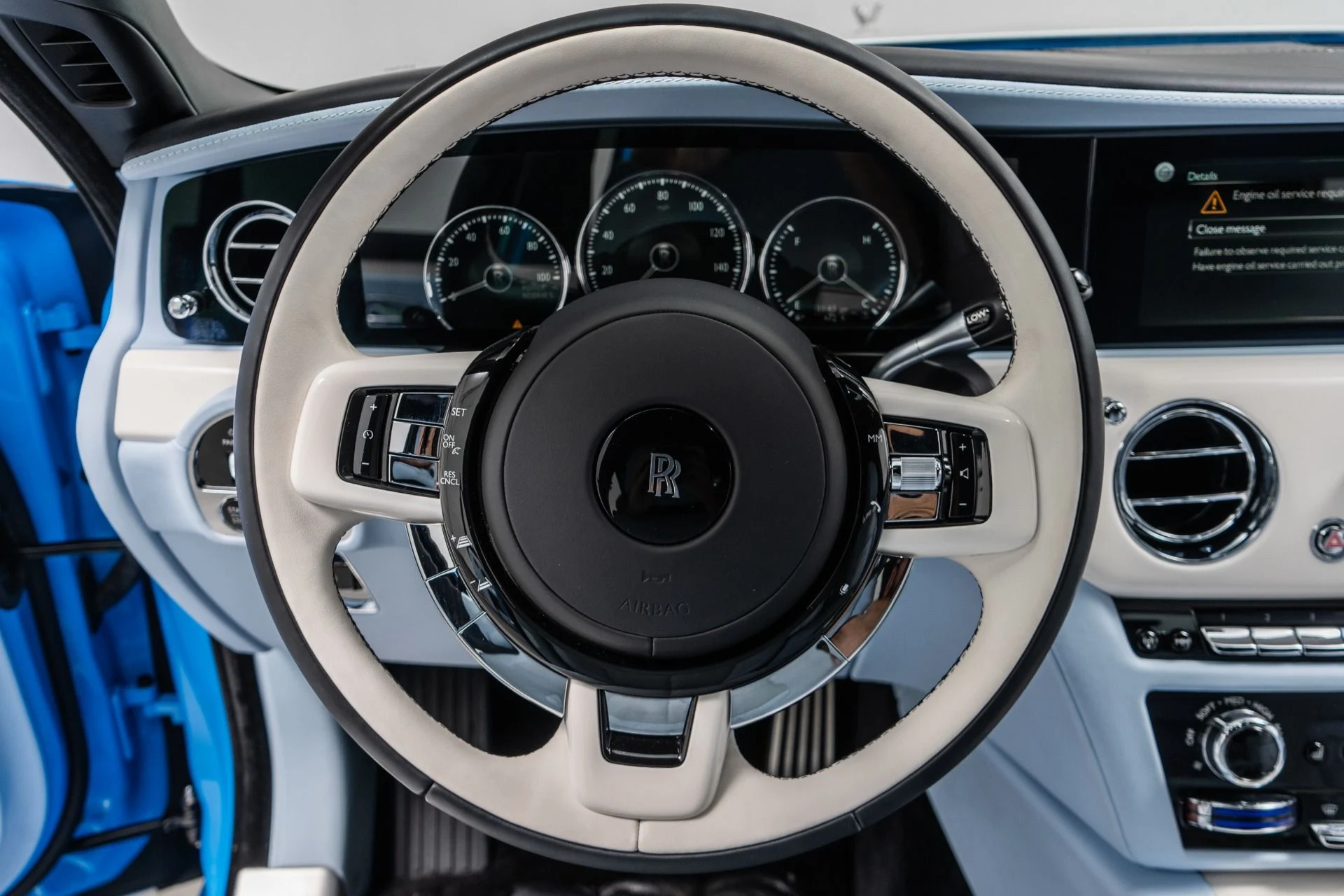 mph014_157616601_Used_2023_Rolls_Royce_Ghost_Special_Order_Color_Commissioned_Collection_Interior_1789673794_b6bbd4f340