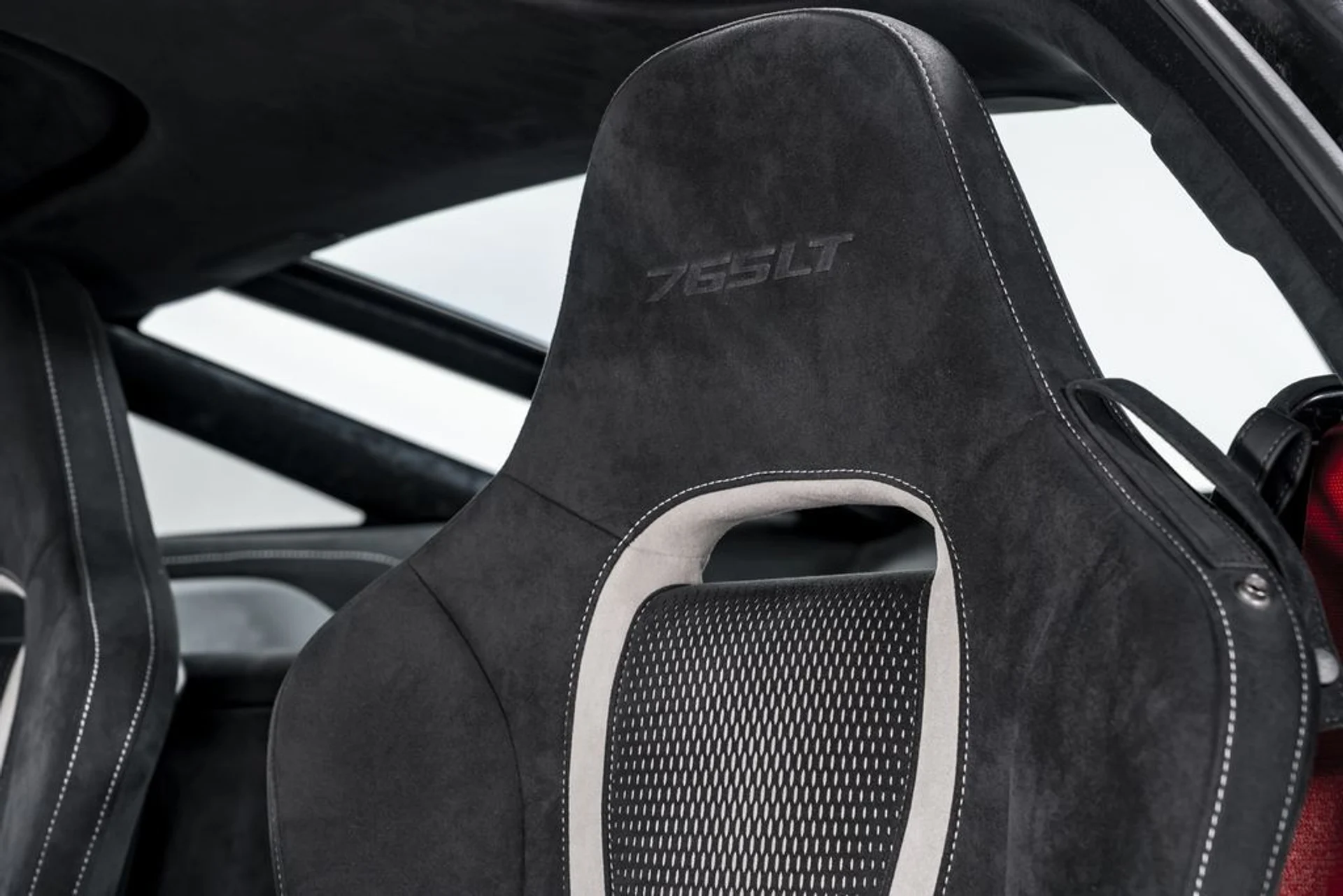 mph014_157750853_42c411f93b4f43b5662655ae881ecdafx_0ea37274b5