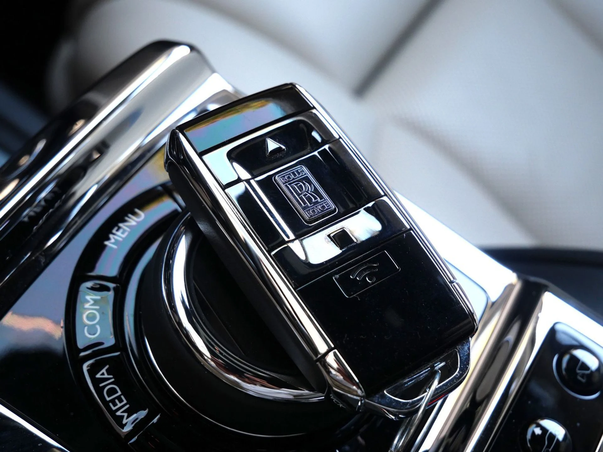 mph014_1592654478_87c22b5e39d4bebadcec4a0c9b2c3081x_82f79e24a7