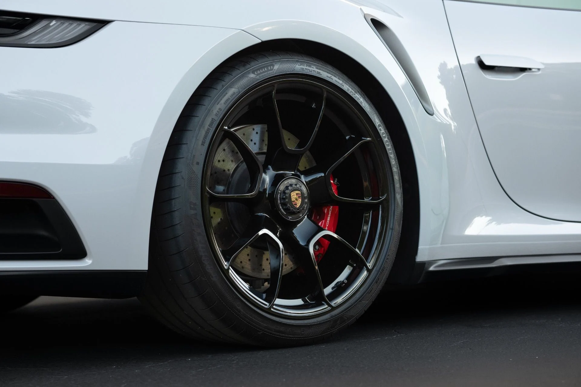 mph014_1599417681_Used_2024_Porsche_911_Turbo_1762281596_f800de036a