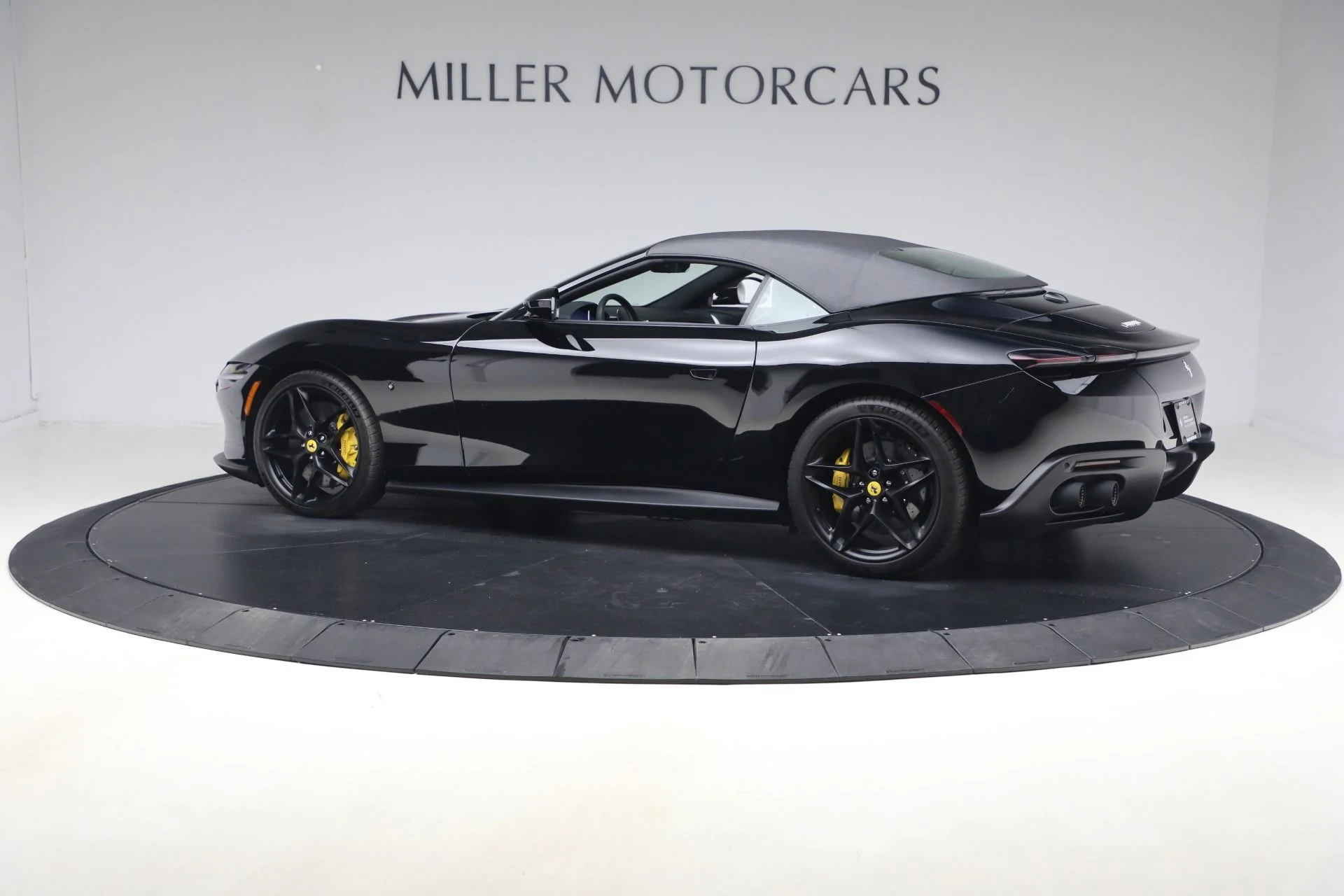 mph014_1599734748_Used_2025_Ferrari_Roma_Spider_1772825641_7936b6d2a7