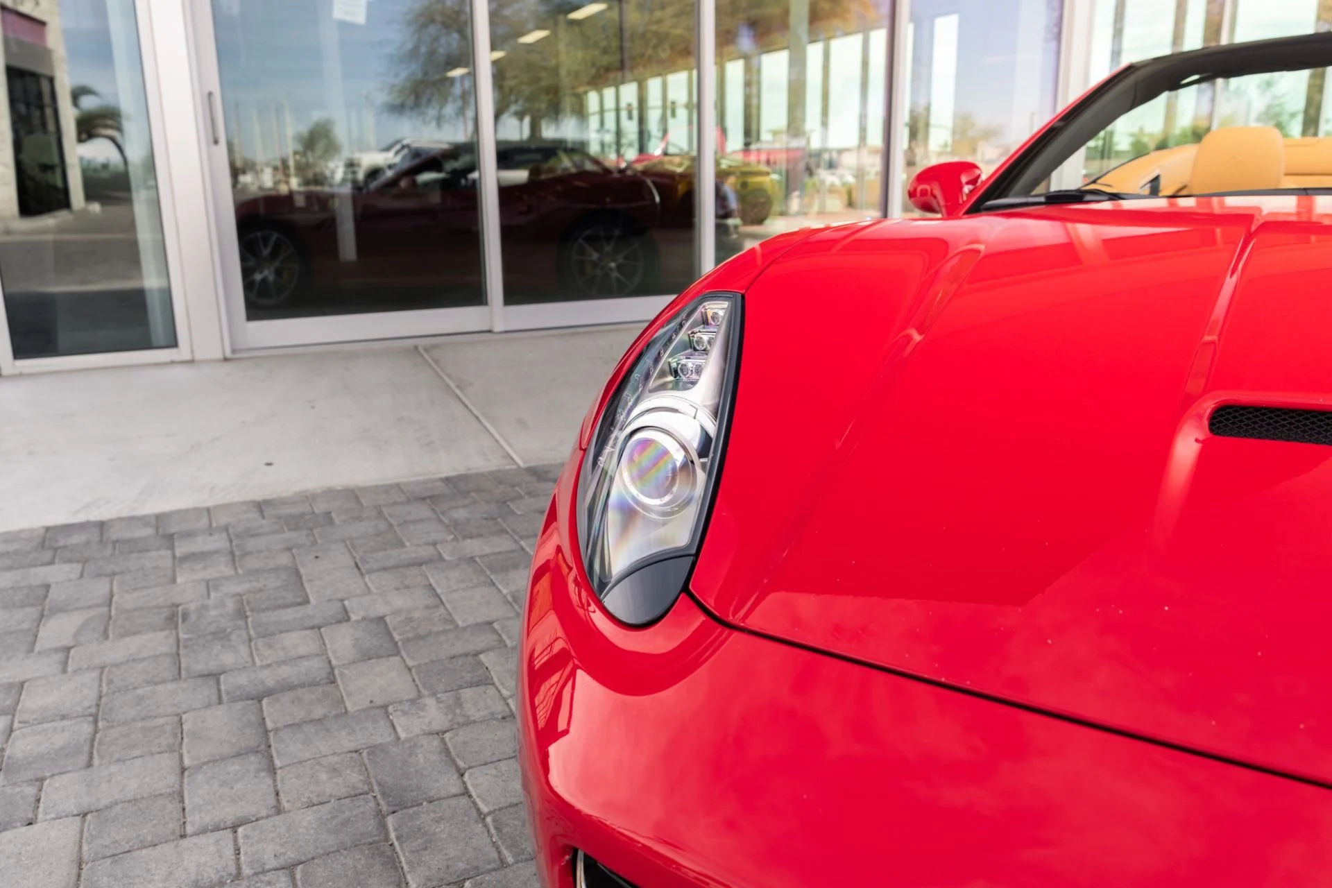 mph014_1614716961_Used_2010_Ferrari_California_1772056866_2b63e9220e