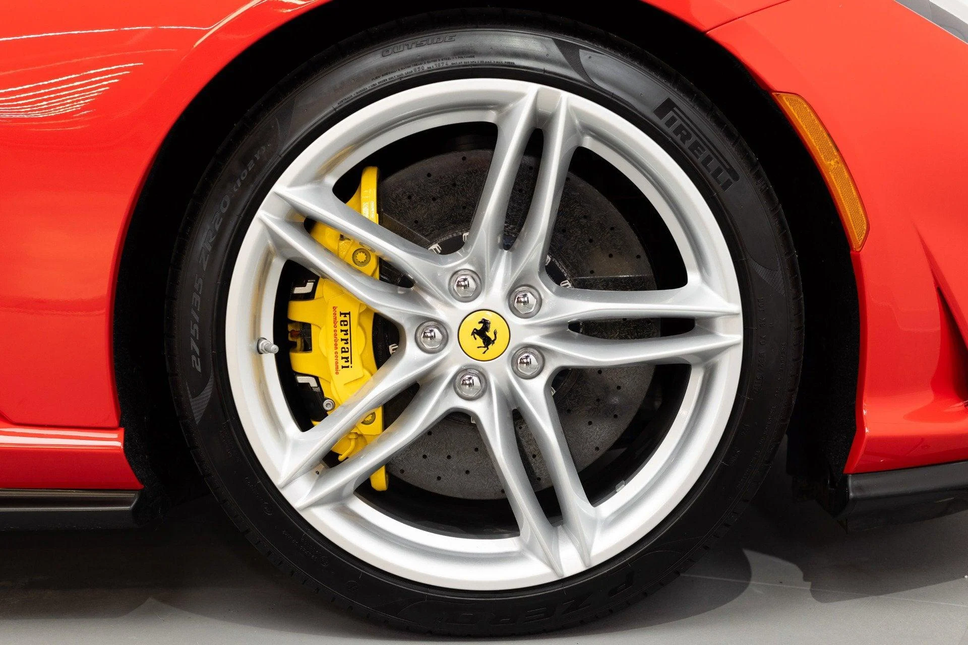 mph014_1631779161_Used_2018_Ferrari_812_Superfast_1777368496_45a5a9393d