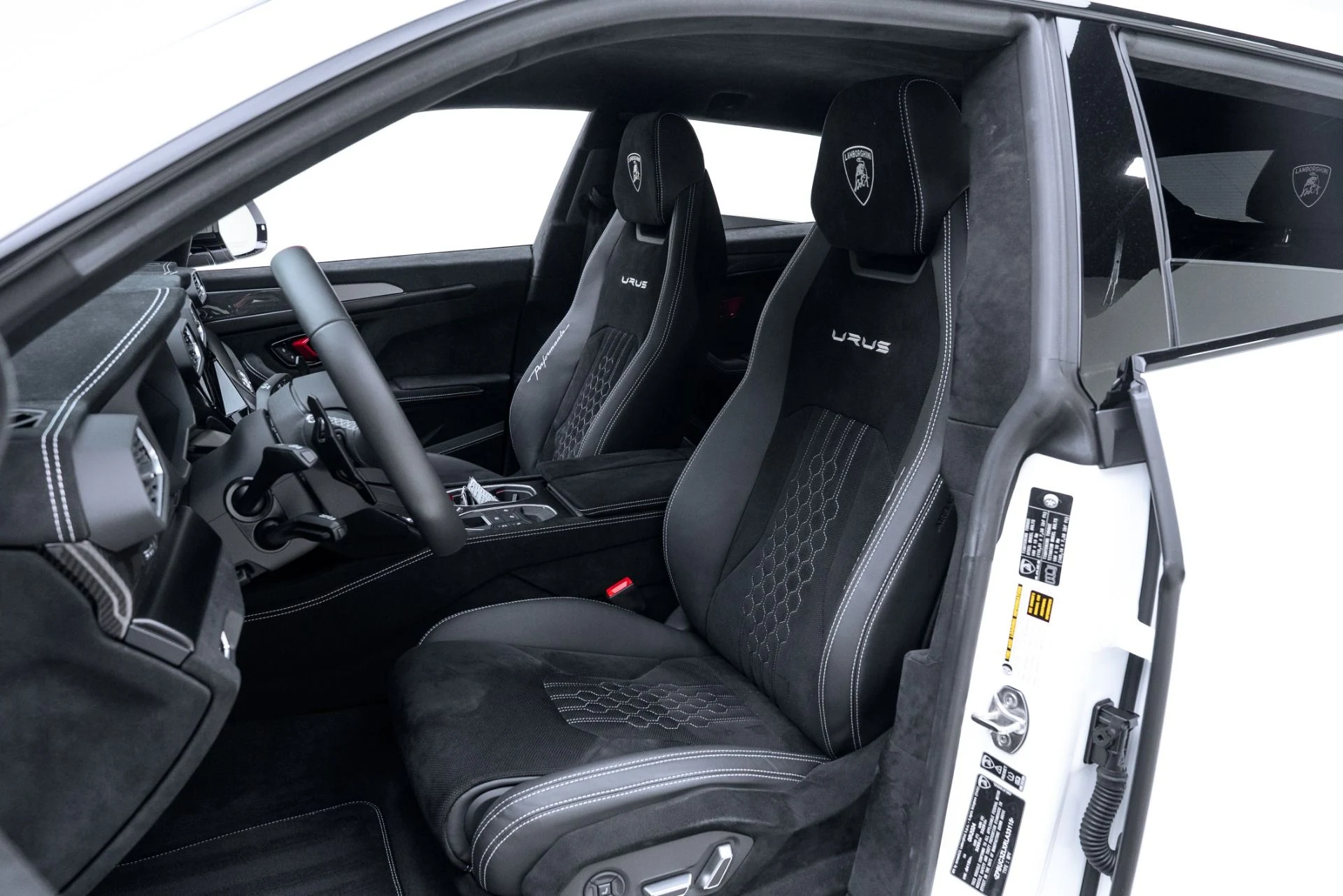 mph014_1632134573_Used_2024_Lamborghini_Urus_Performante_1775146757_fd2facea02