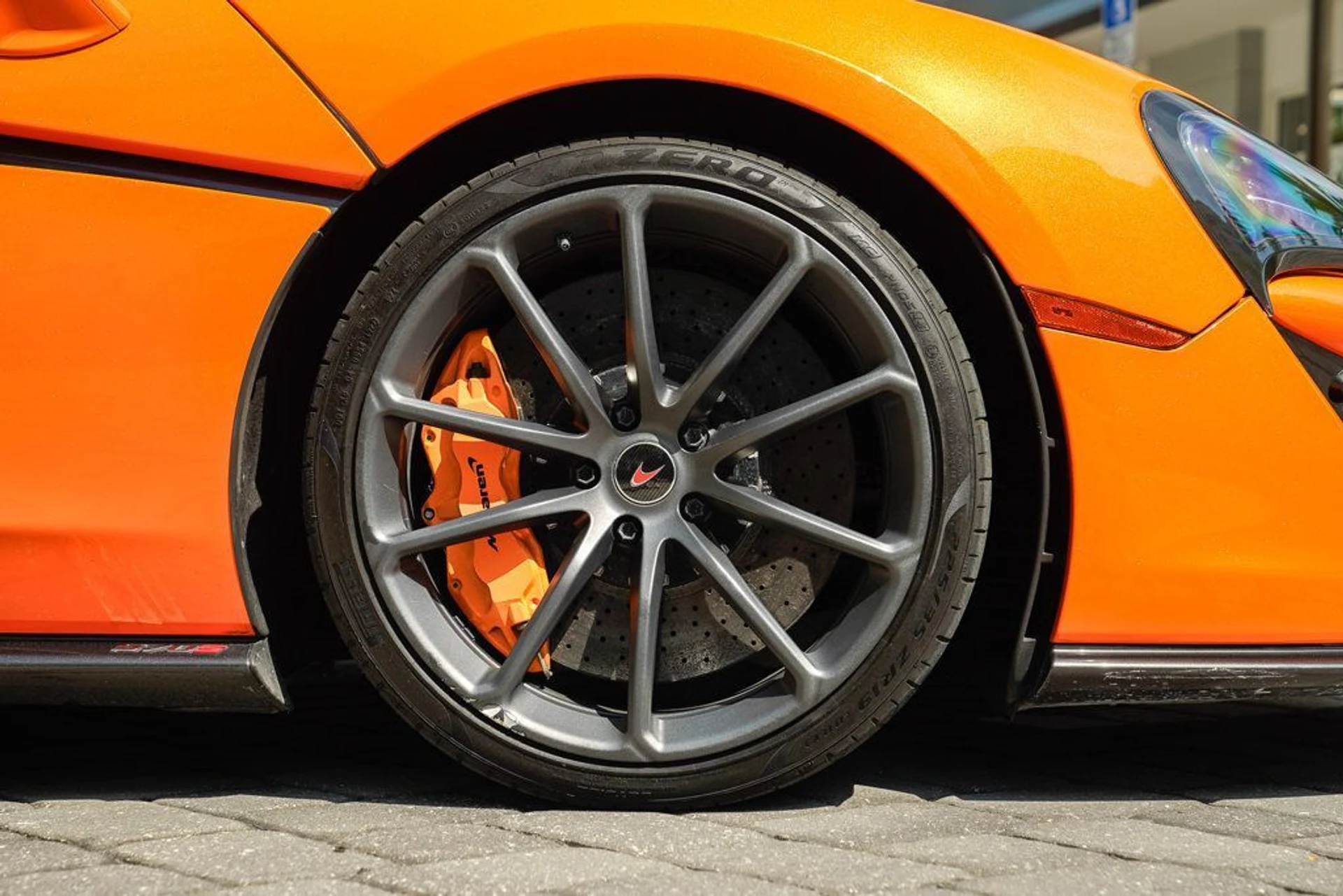 mph014_1641907733_used_2018_mclaren_570s_spider_14354_22891400_15_1024_8346bdd9a9