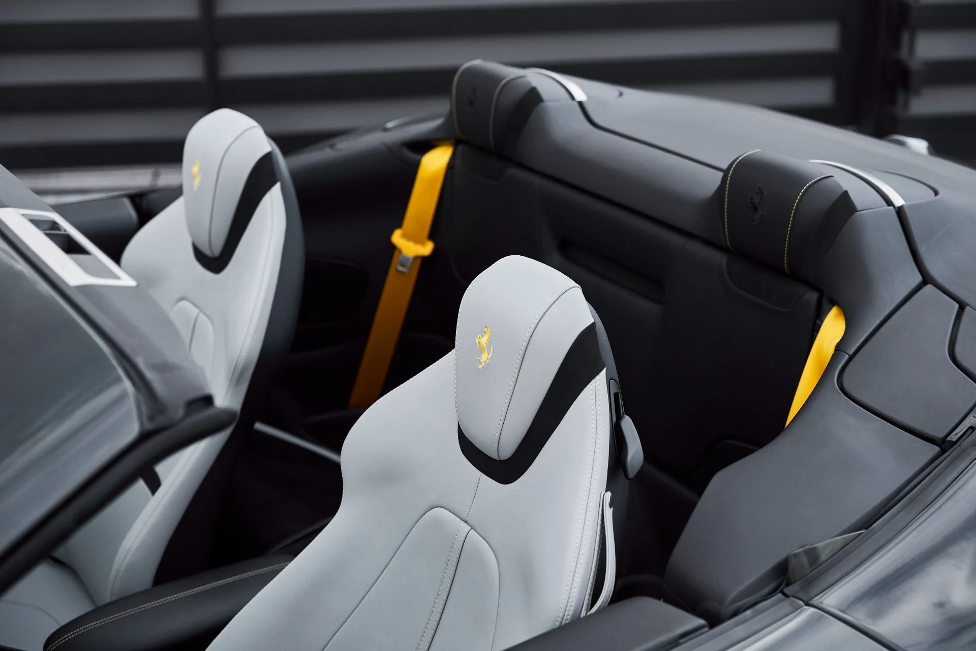 mph014_1645576140_Used_2024_Ferrari_Roma_Base_1769222090_0286ecfa21