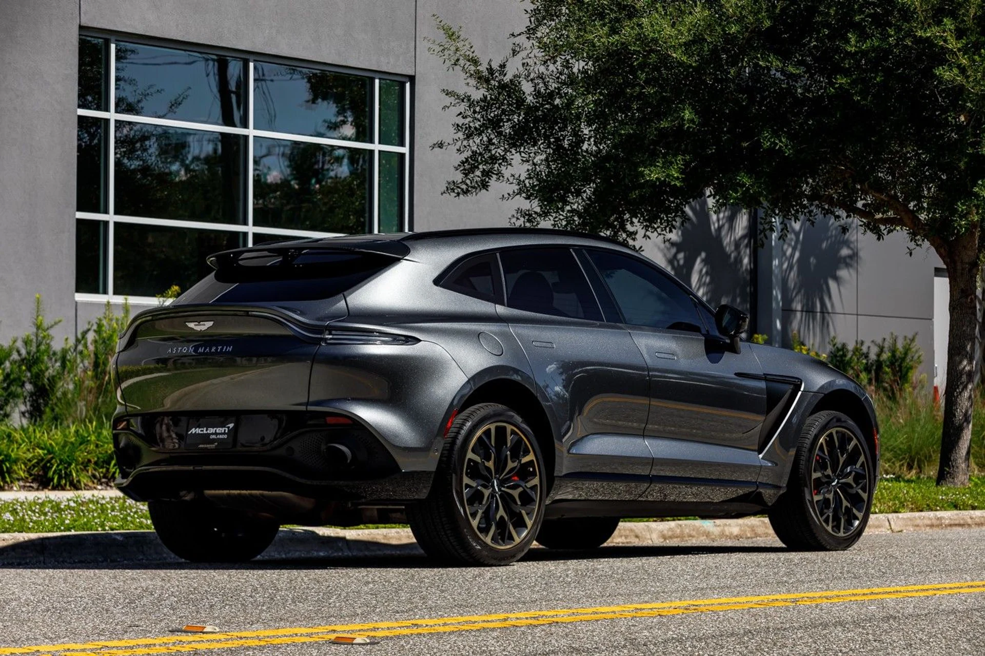 mph014_1648350343_Used_2021_Aston_Martin_DBX_46f6d78421