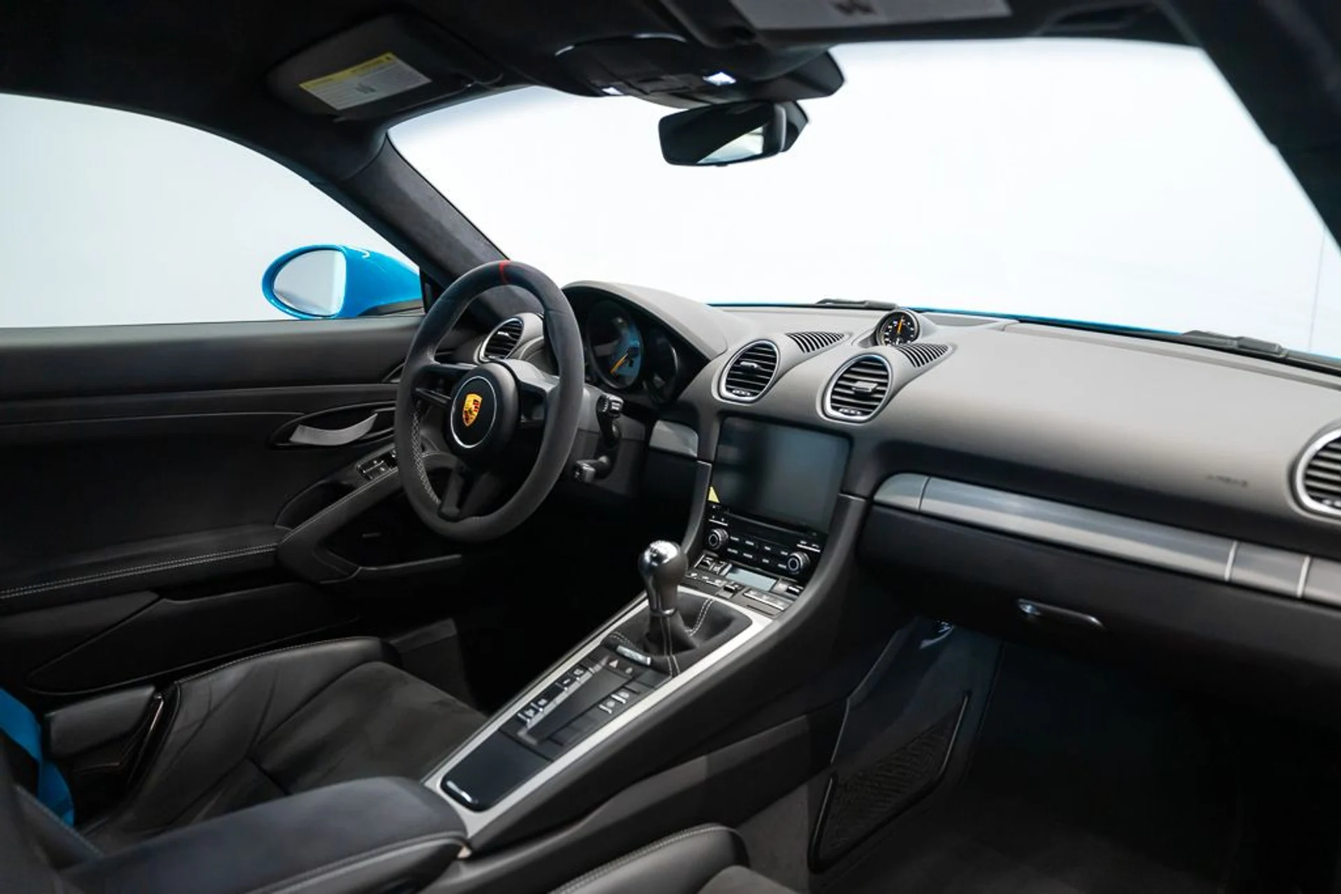 mph014_1648505956_porsche_718_cayman_2020_jpg_v_1762977388_6e6ff07d6d