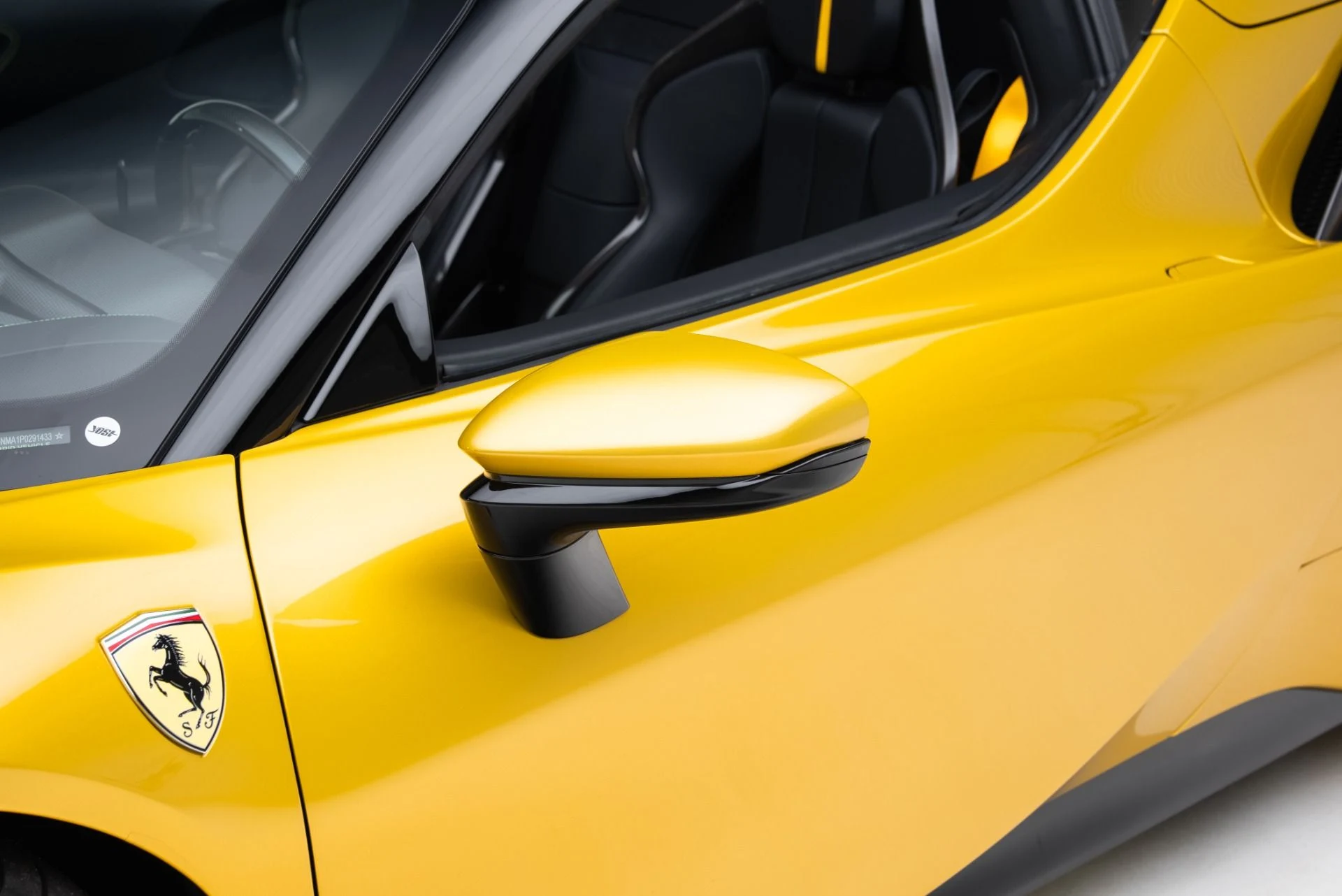 mph014_165589479_Used_2023_Ferrari_SF_90_Spider_1770940760_520214e60e