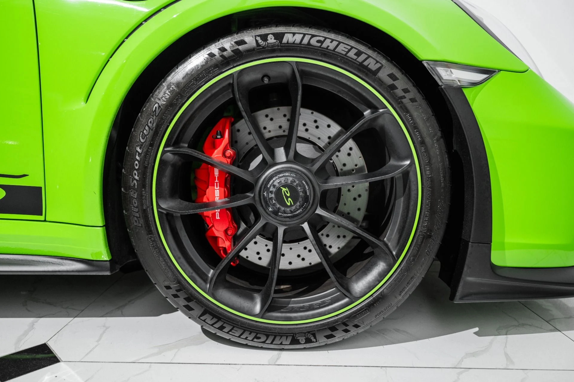 mph014_1658461666_Used_2019_Porsche_911_GT_3_RS_1761058034_177990b483