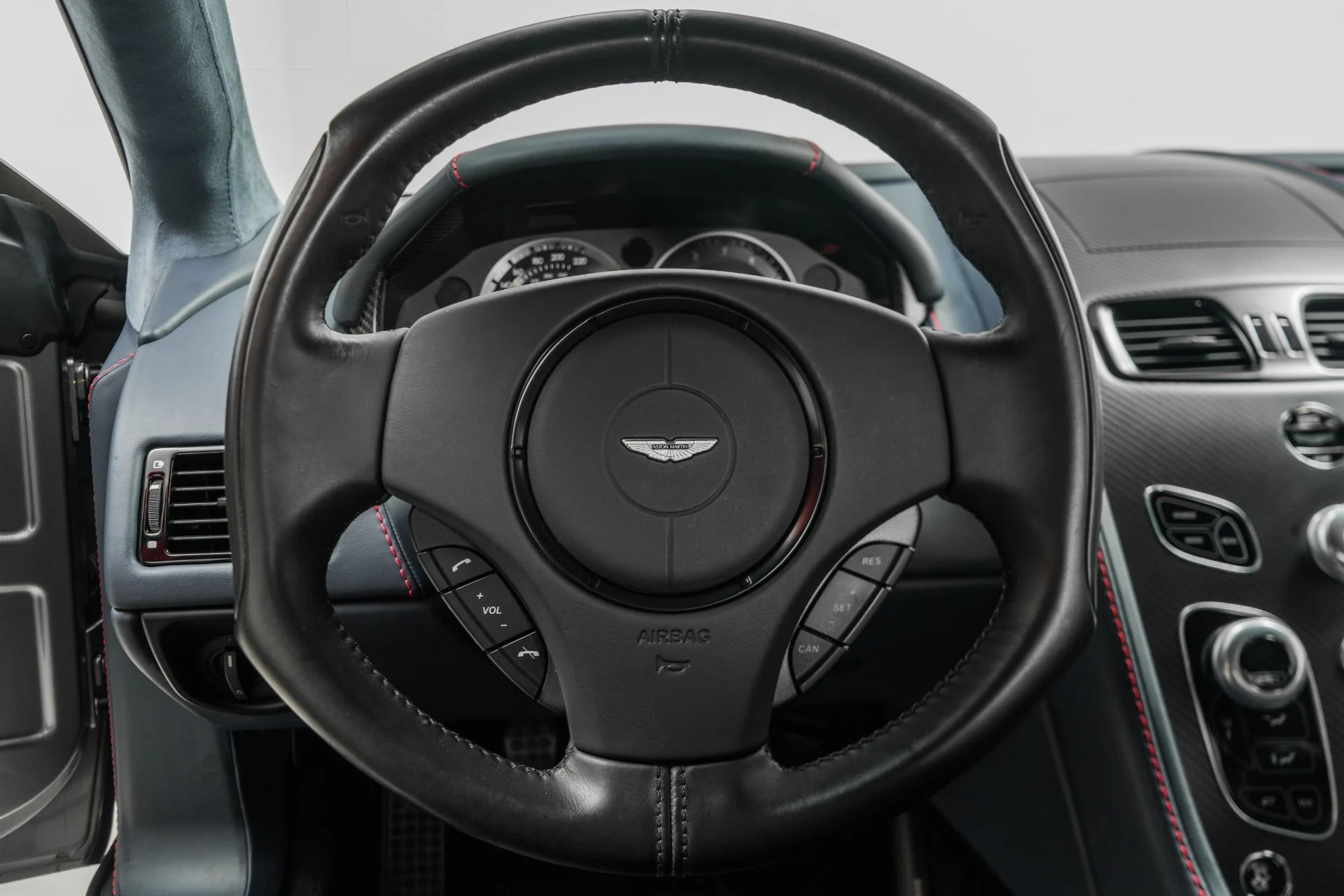 mph014_1665991722_Used_2017_Aston_Martin_Vantage_V12_S_7_Speed_Manual_Highly_Unusual_Spec_Gorgeous_1772489641_5a2986d449