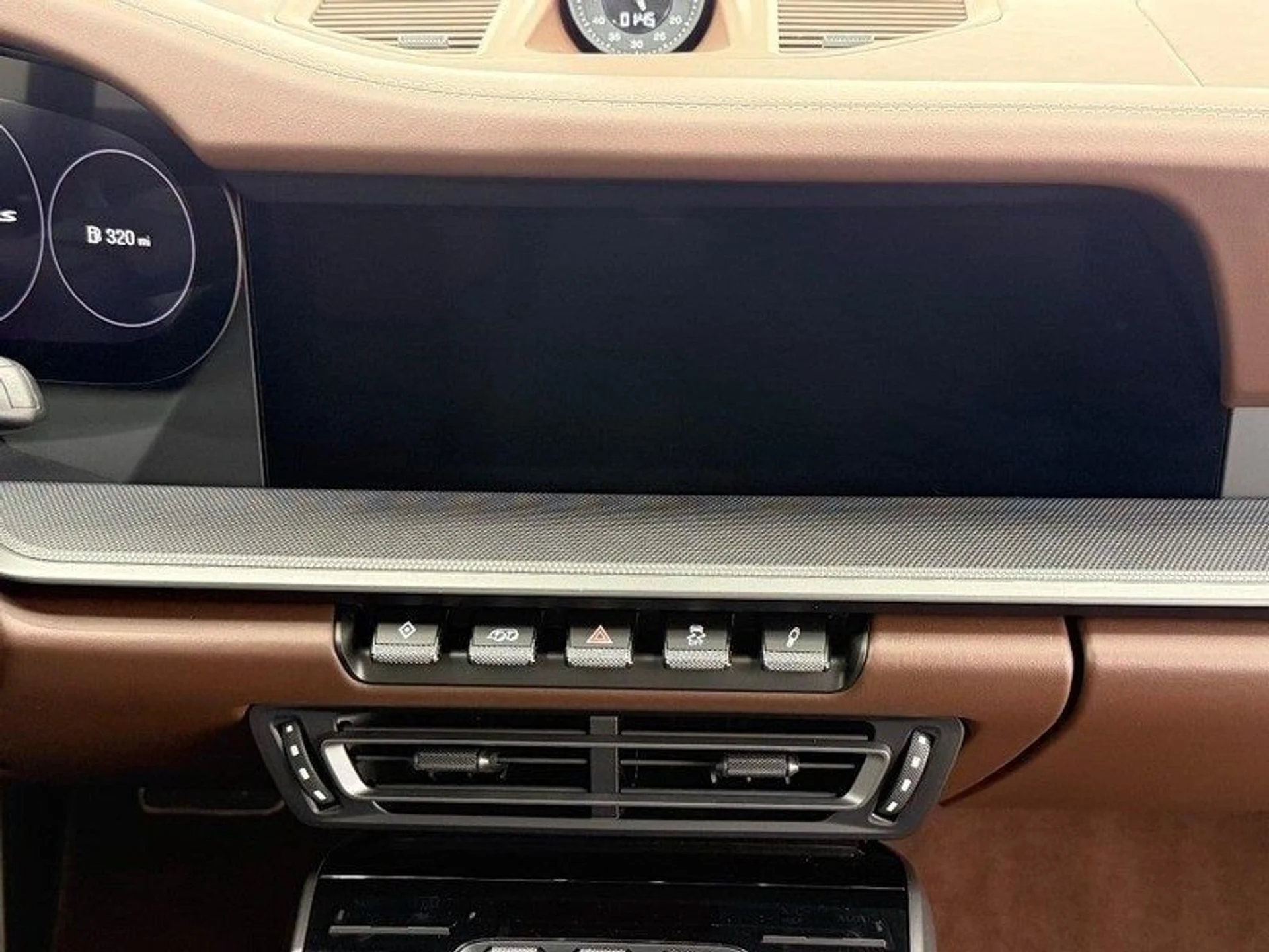 mph014_167559989_15_027cca85a3