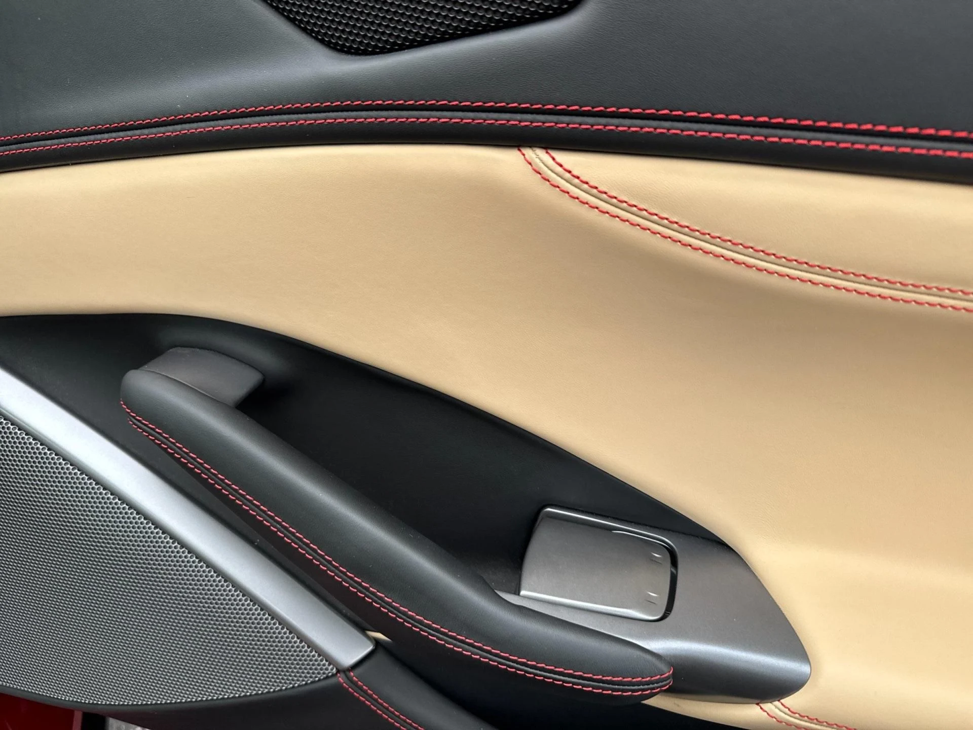 mph014_1678253708_Used_2019_Ferrari_Portofino_1769594635_fdc8449a19