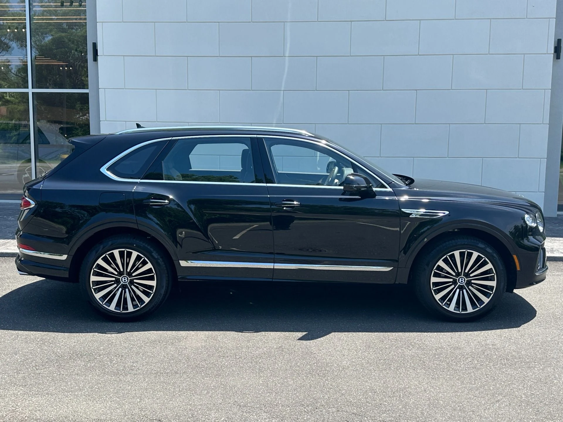 mph014_1684075367_Used_2026_Bentley_Bentayga_V8_1786136342_f8ed2d60ab