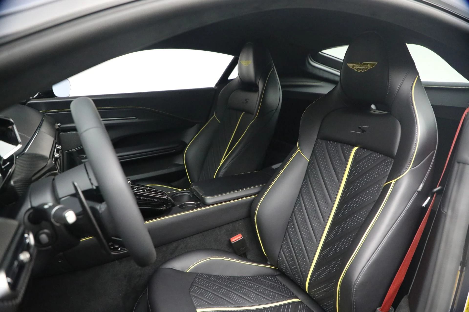 mph014_1685267664_New_2026_Aston_Martin_Vantage_S_1766181825_cbfffe4470