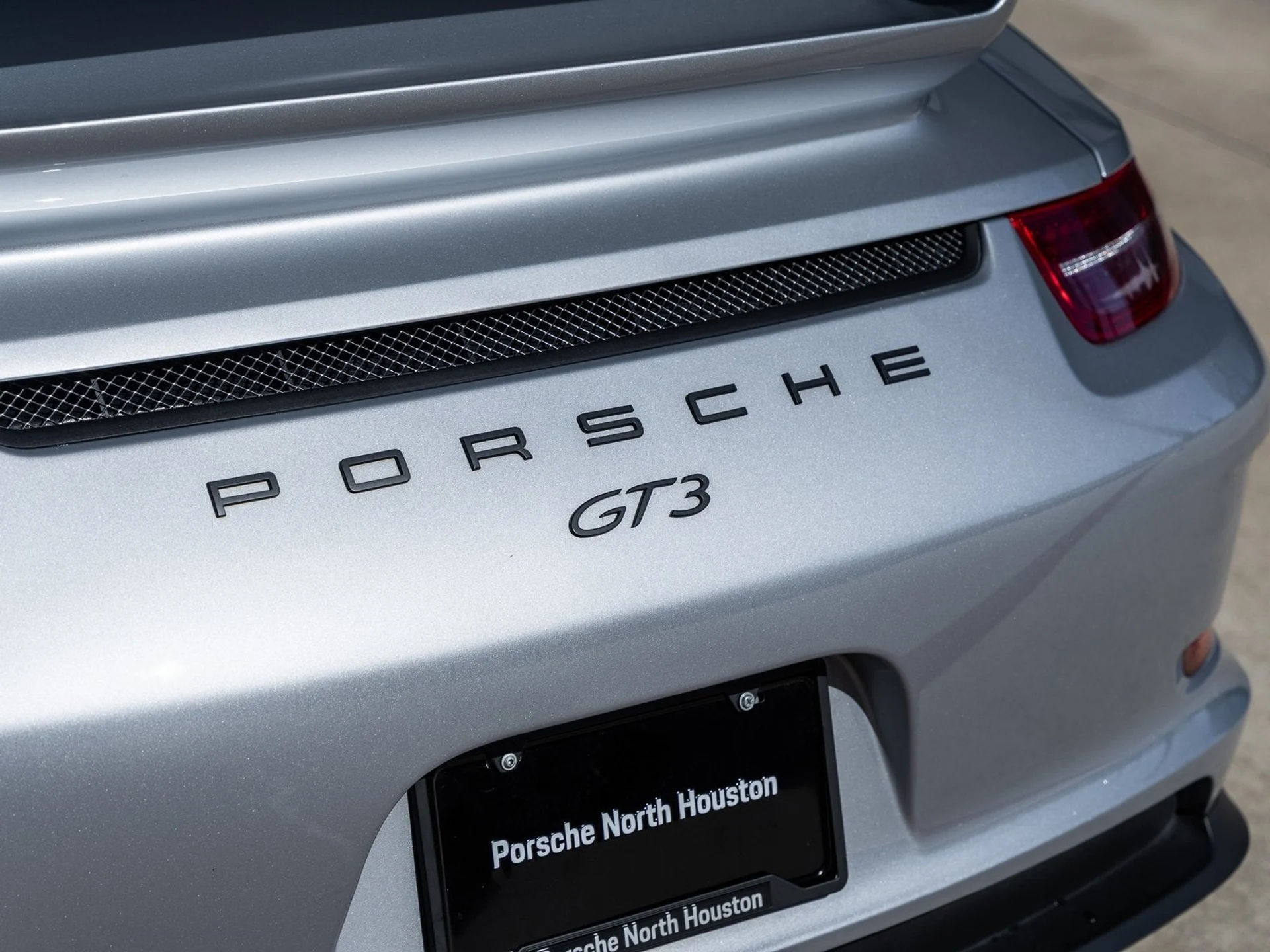 mph014_1699687805_15_2054e3c637