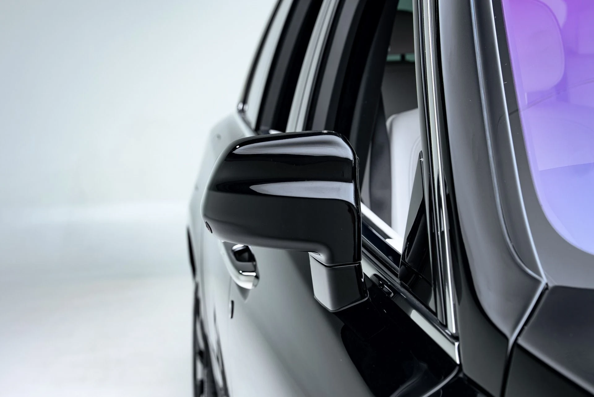 mph014_1701221911_Used_2023_Rolls_Royce_Cullinan_1777310585_94f3dfd3c1