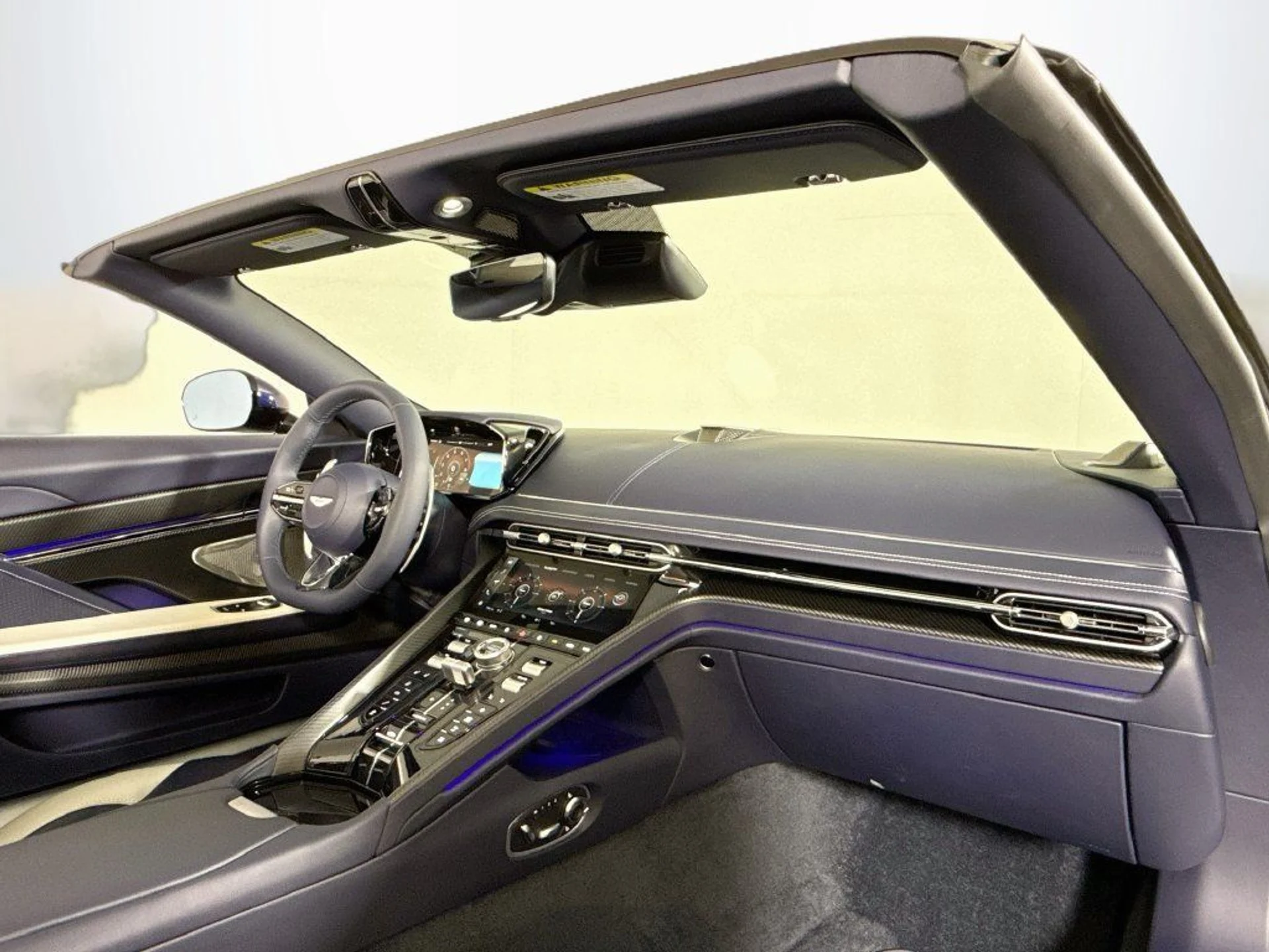 mph014_170173458_new_2026_aston_martin_db12_volante_11350_23082911_14_1024_f0d3598405
