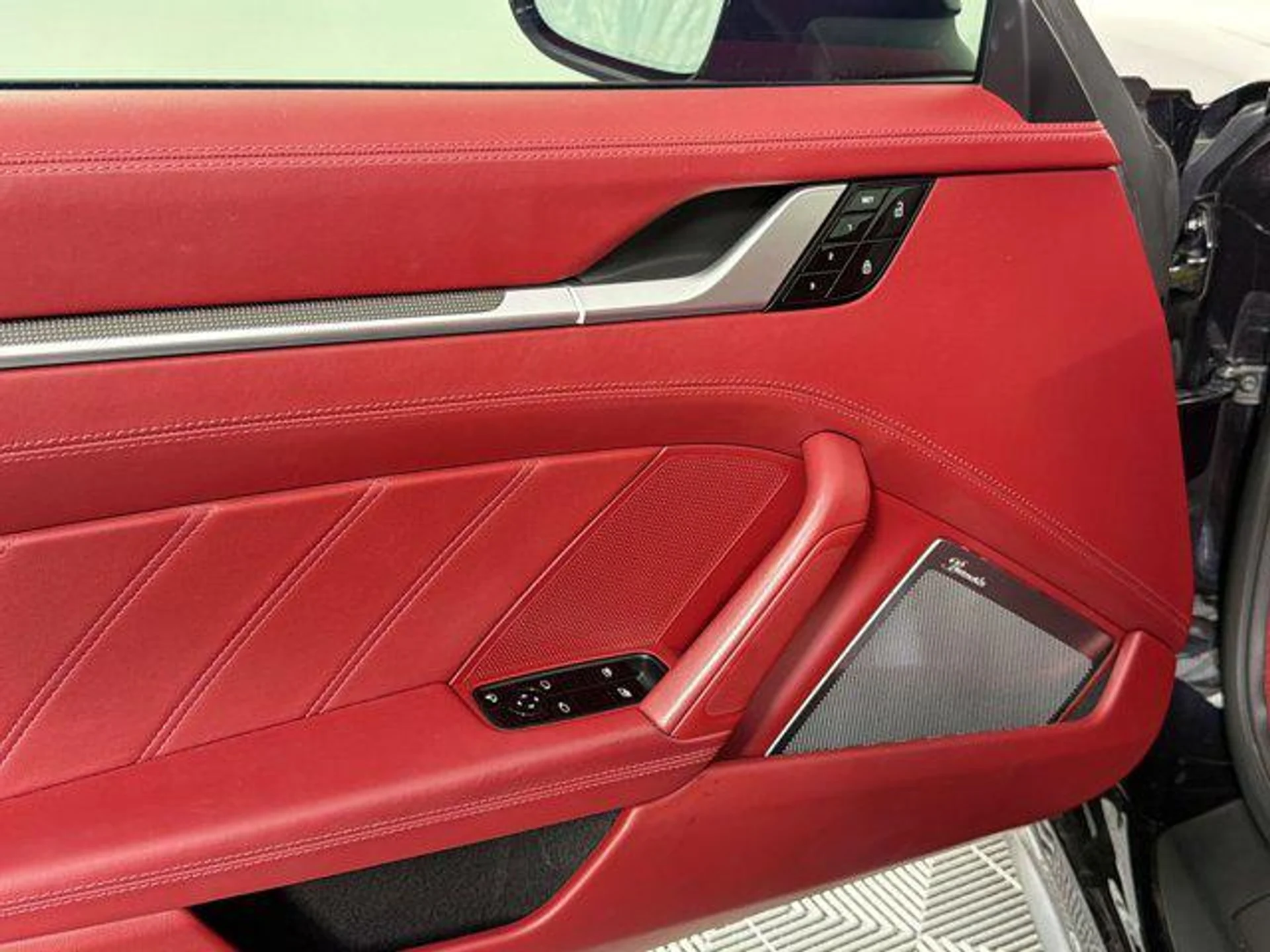 mph014_1712489778_cf7pq8syt_Sj_G_Vh_V_l5_FV_43_T30zs_a58f764ab7