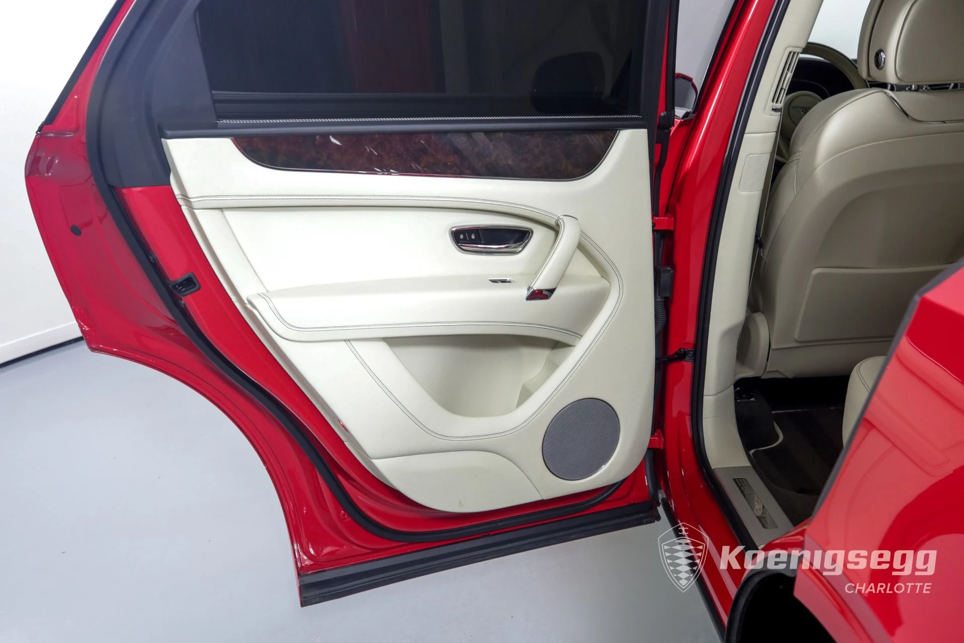 mph014_1714254761_Used_2018_Bentley_Bentayga_Onyx_Edition_1673032642_0c1d9f84f6