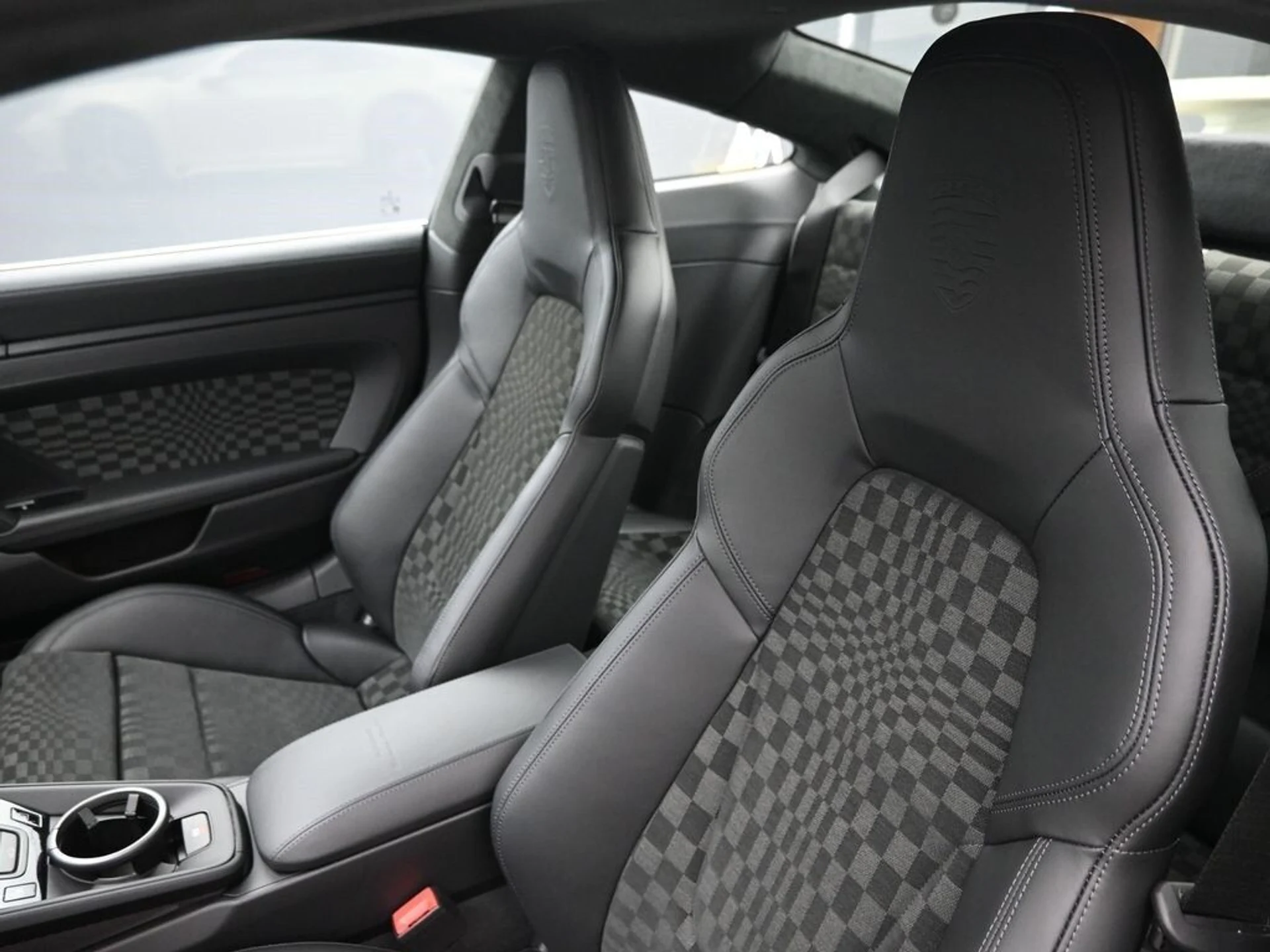 mph014_1720820297_0270652ef7f8f2f2596ec16955a00359x_ee47e39871