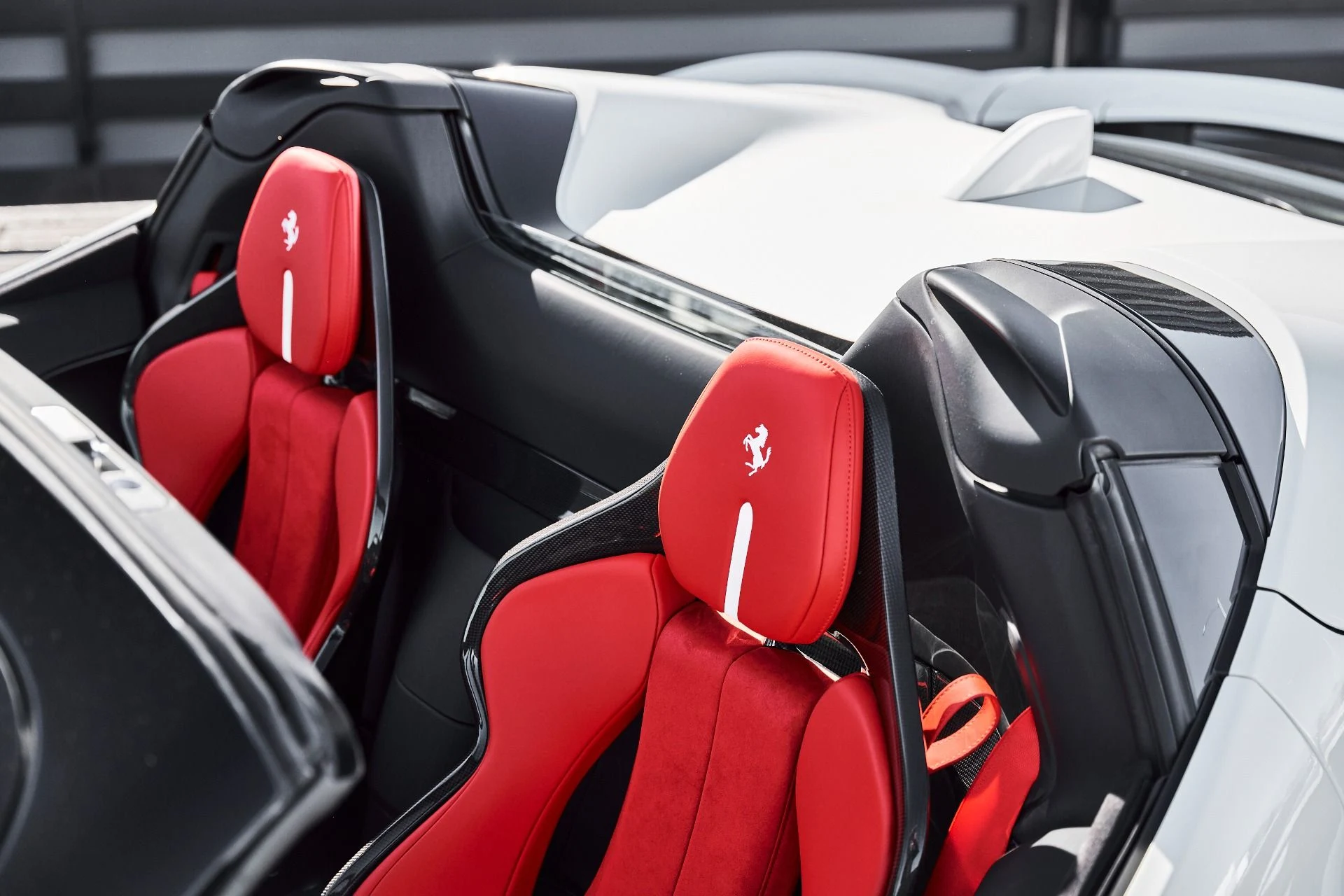 mph014_1726082538_Used_2025_Ferrari_SF_90_Spider_Base_1776876547_62b2b3e189