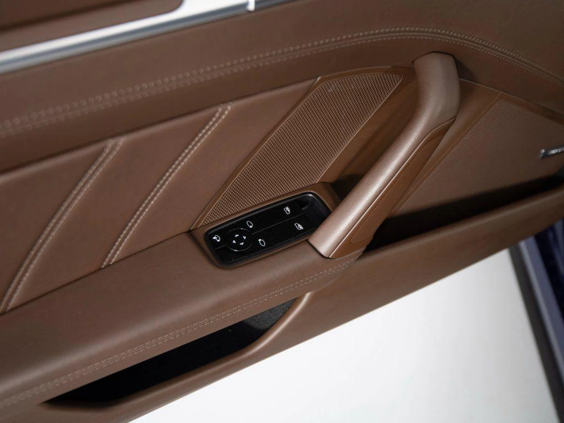 mph014_1729935365_wgnhp6ks_S_Ri_Yjia_Ob_XA_Vp1_Tg7g_631c8d00dc