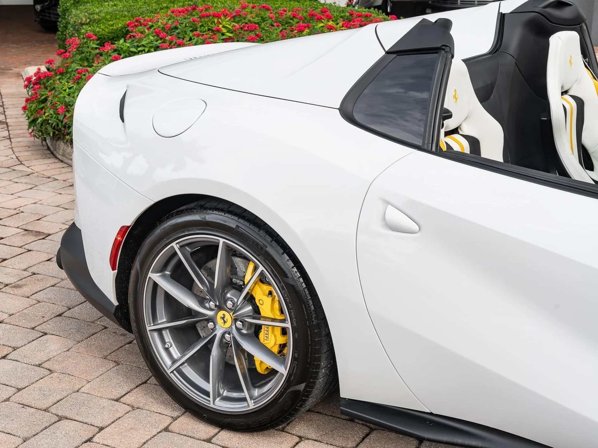 mph014_1731097706_Used_2021_Ferrari_812_GTS_1779998605_f6a5b6a672