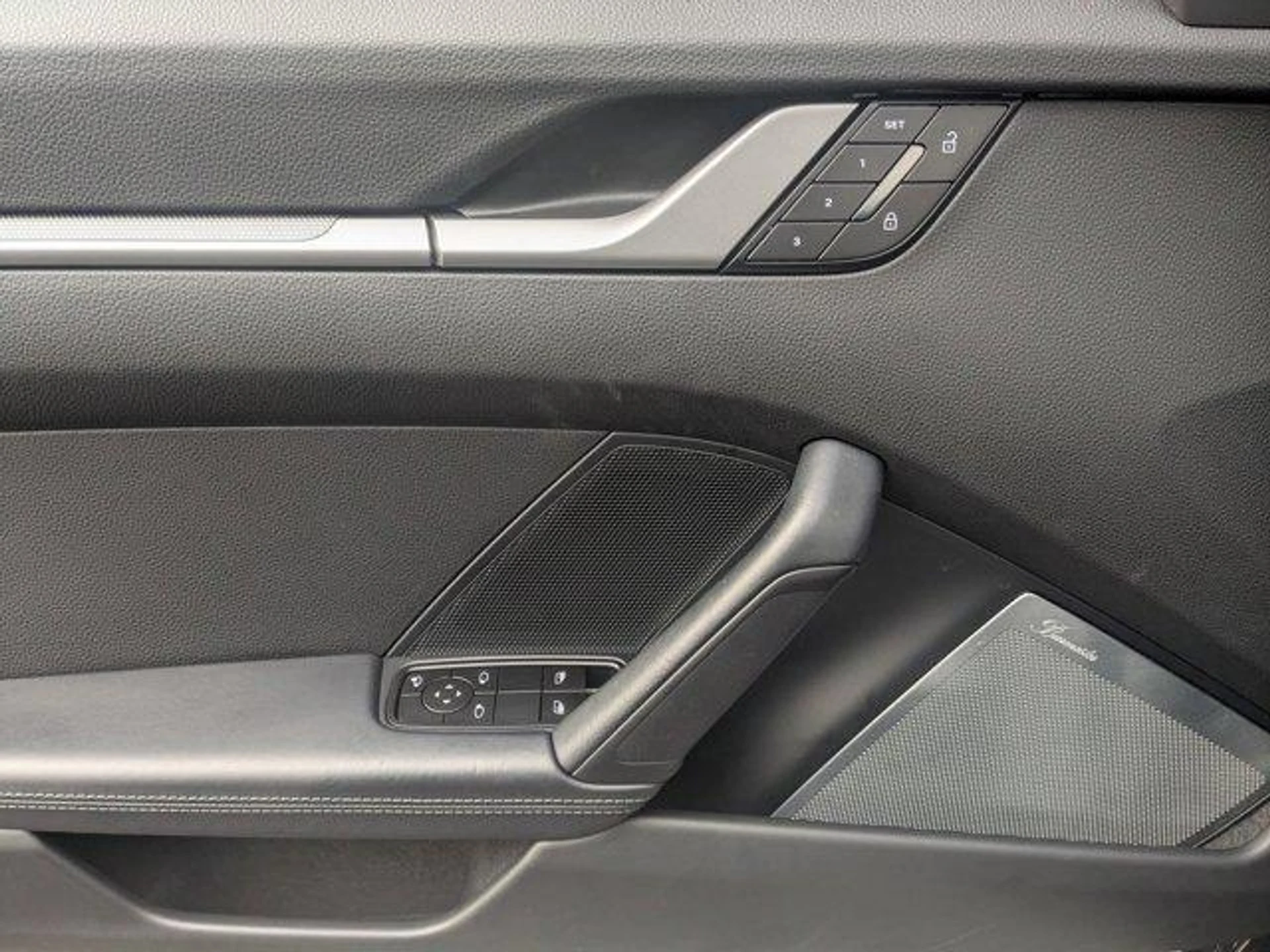 mph014_1741601315_s_H3xc3m_Zu_R8_Z_Msv4y_Dw_uk0_P_Zw_97712b5bf0