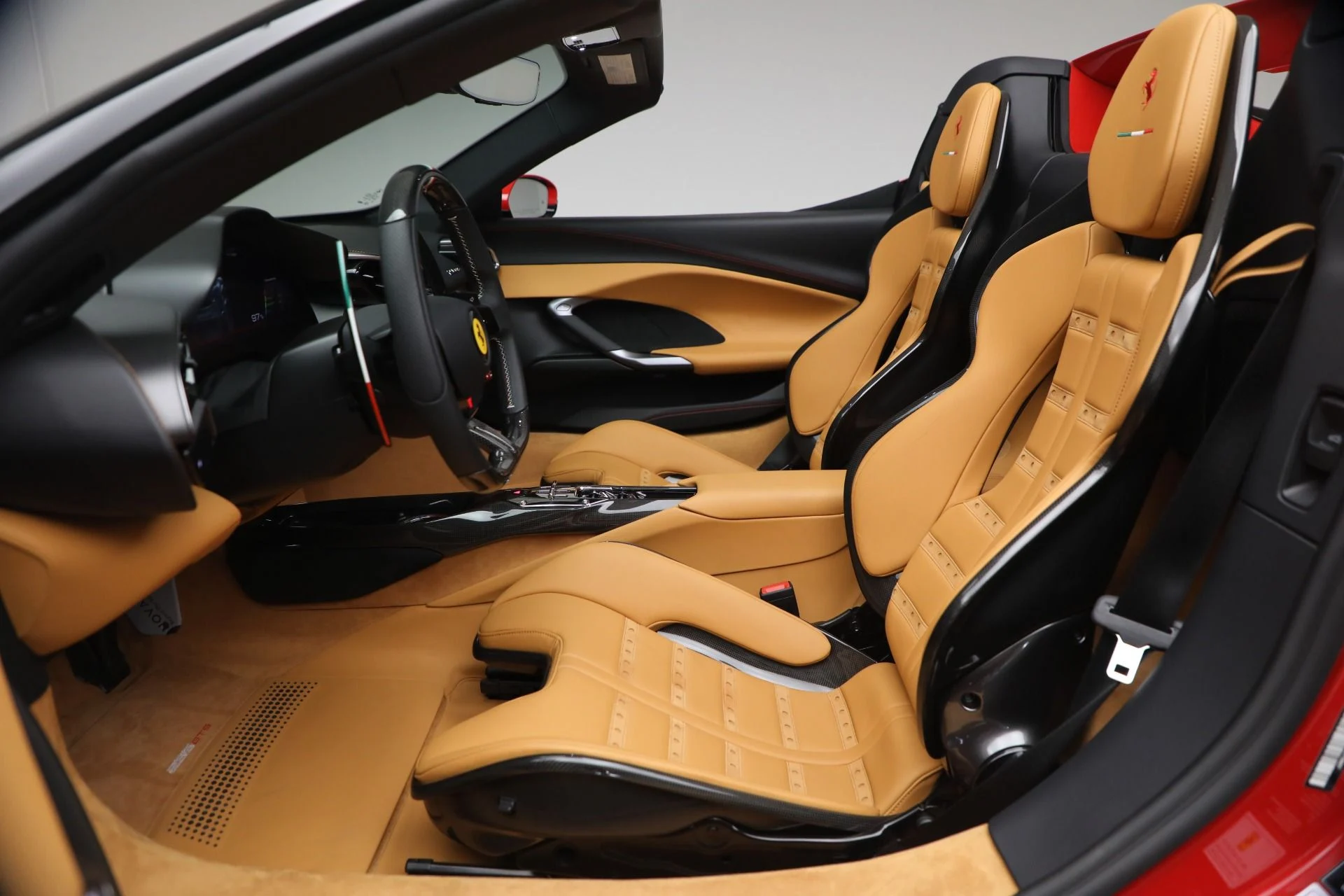 mph014_174554677_Used_2025_Ferrari_296_GTS_1764032474_35a14ad014