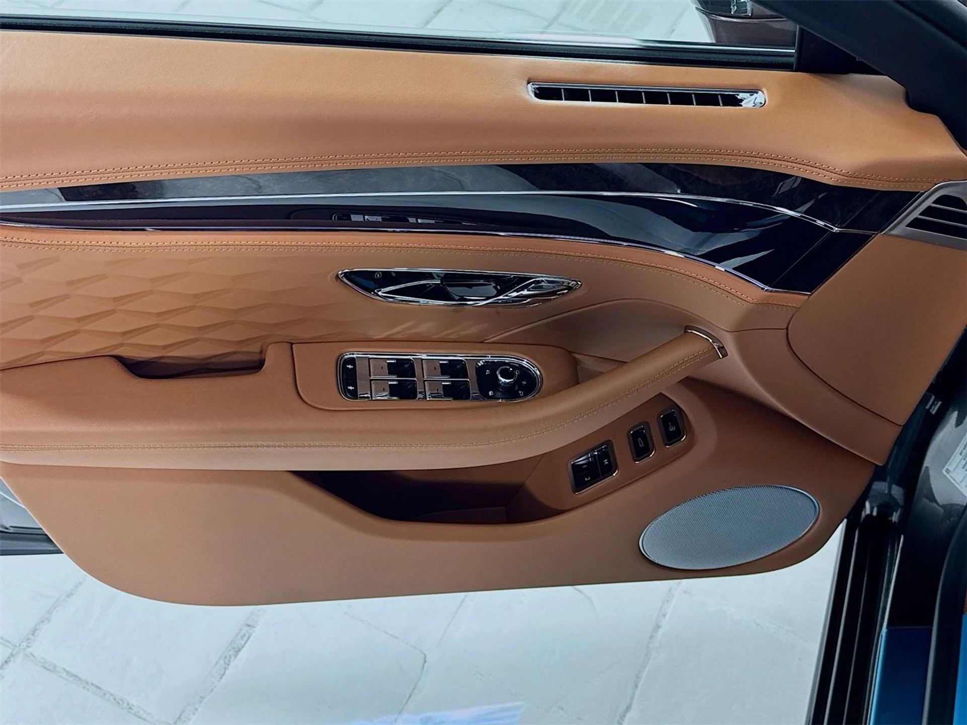 mph014_1750099820_528ac2bb1008ab1ace255a4f1a36990cx_3614a9ff21