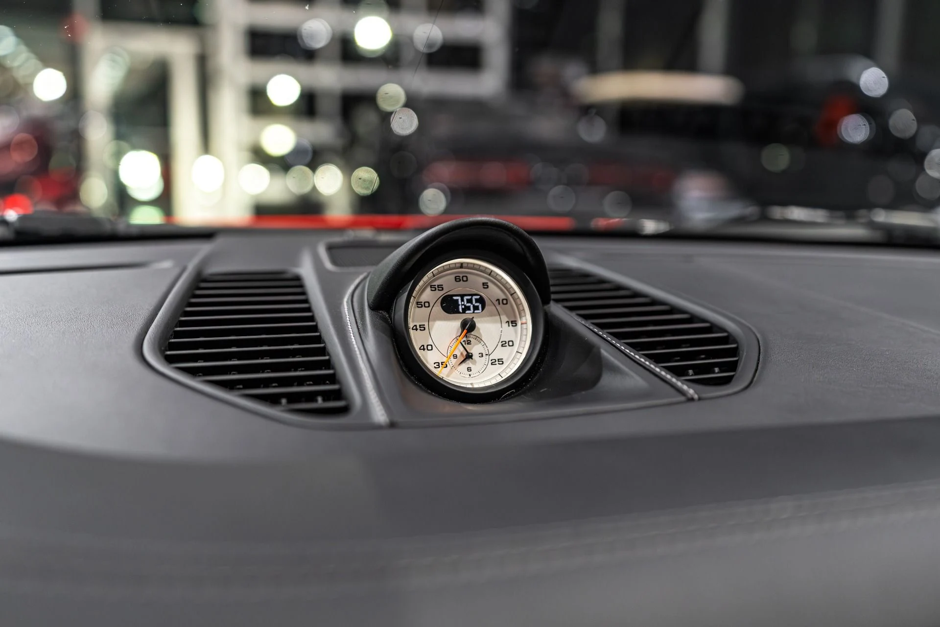 mph014_1750853301_13130_p15_l_8894764124