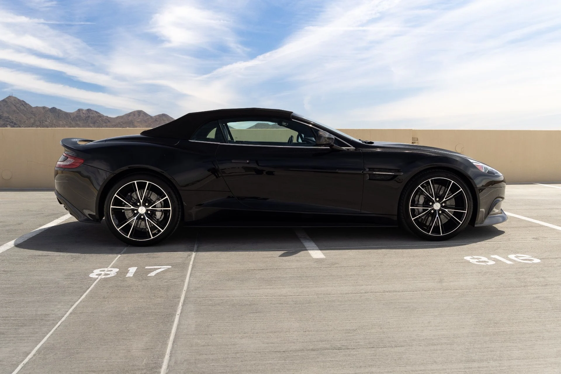 mph014_175104296_Used_2015_Aston_Martin_Vanquish_Volante_1776978035_3aa6efe599
