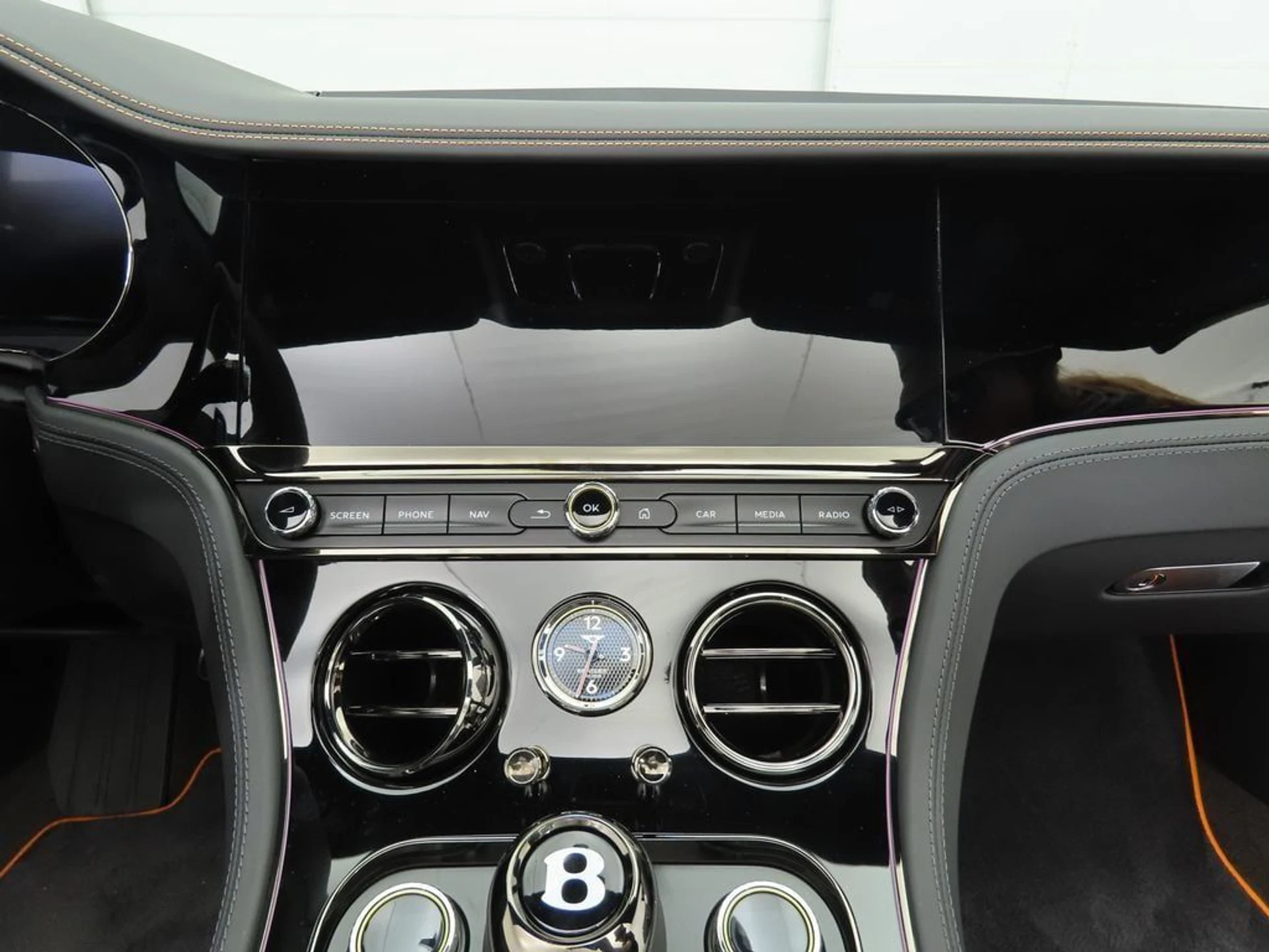 mph014_1760507817_new_2025_bentley_continental_gtspeedconvertible_8119_22891450_15_1024_917409f51c