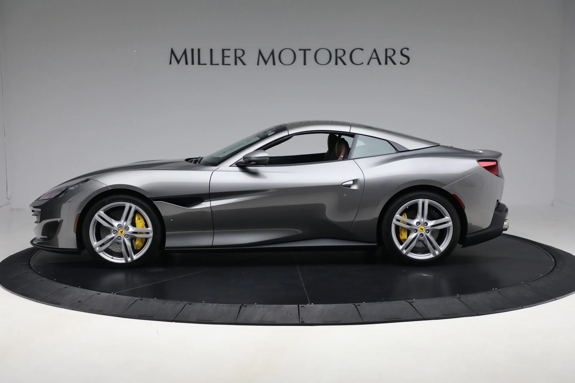mph014_1764499215_Used_2019_Ferrari_Portofino_2c6a77eabf