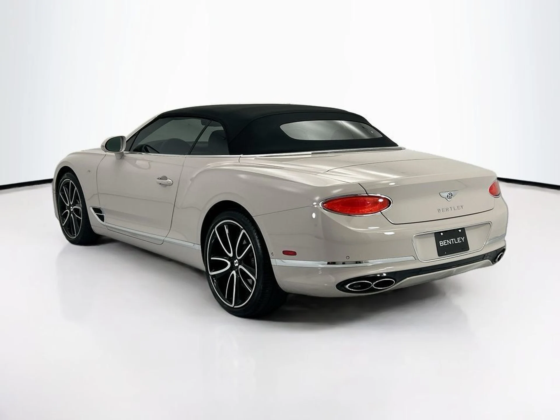 mph014_1766737897_used_2021_bentley_continental_gtv8convertible_8119_23031856_15_1024_ddc06aa07d