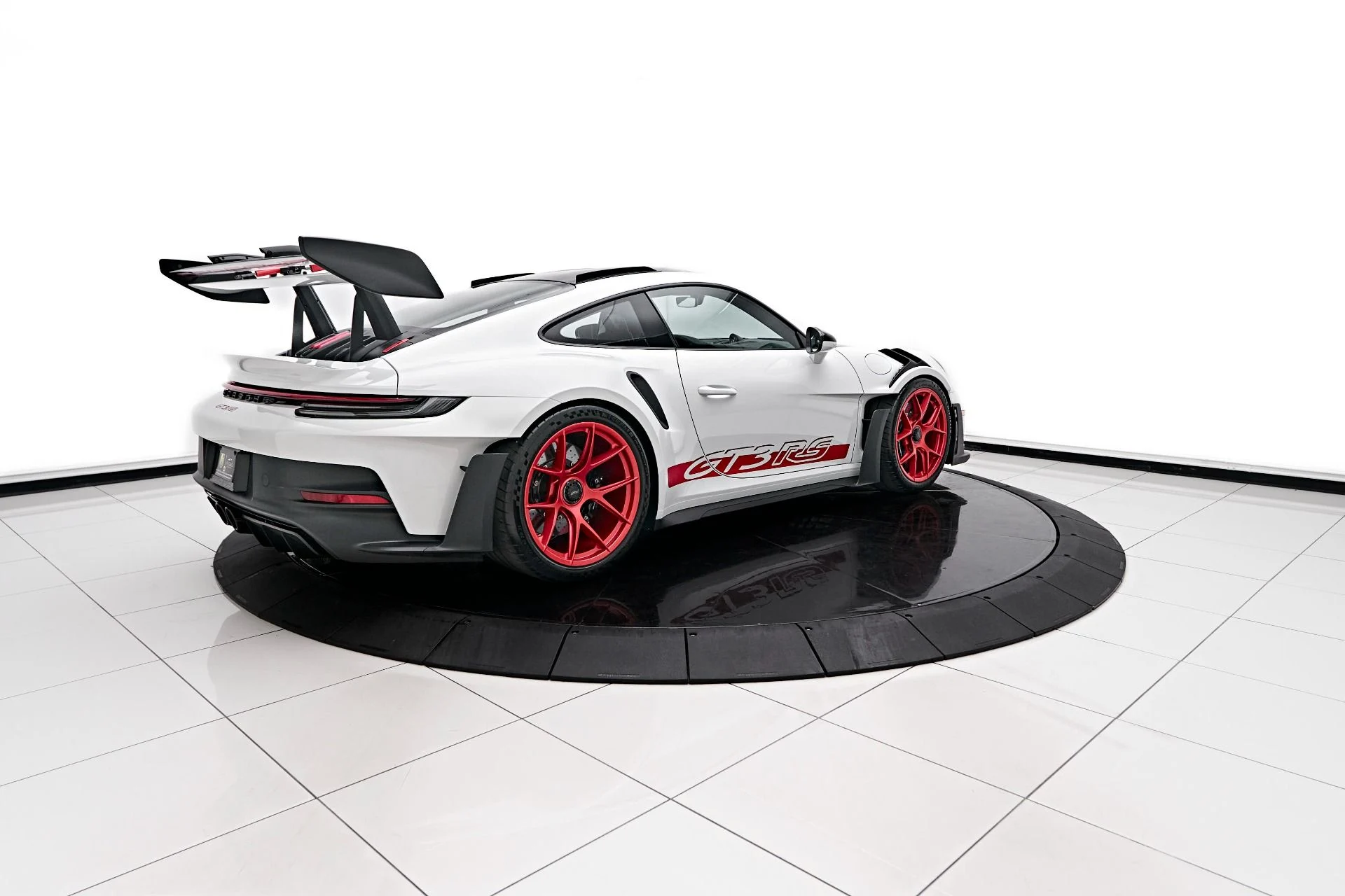 mph014_1766973900_Used_2024_Porsche_911_GT_3_RS_1754680271_cd2ff9d15a