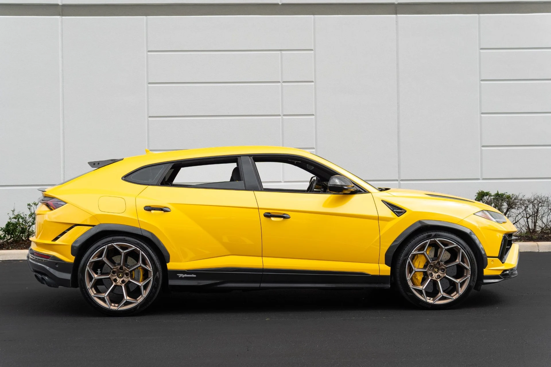 mph014_1770442638_Used_2024_Lamborghini_Urus_Performante_1773952296_8e6b099342